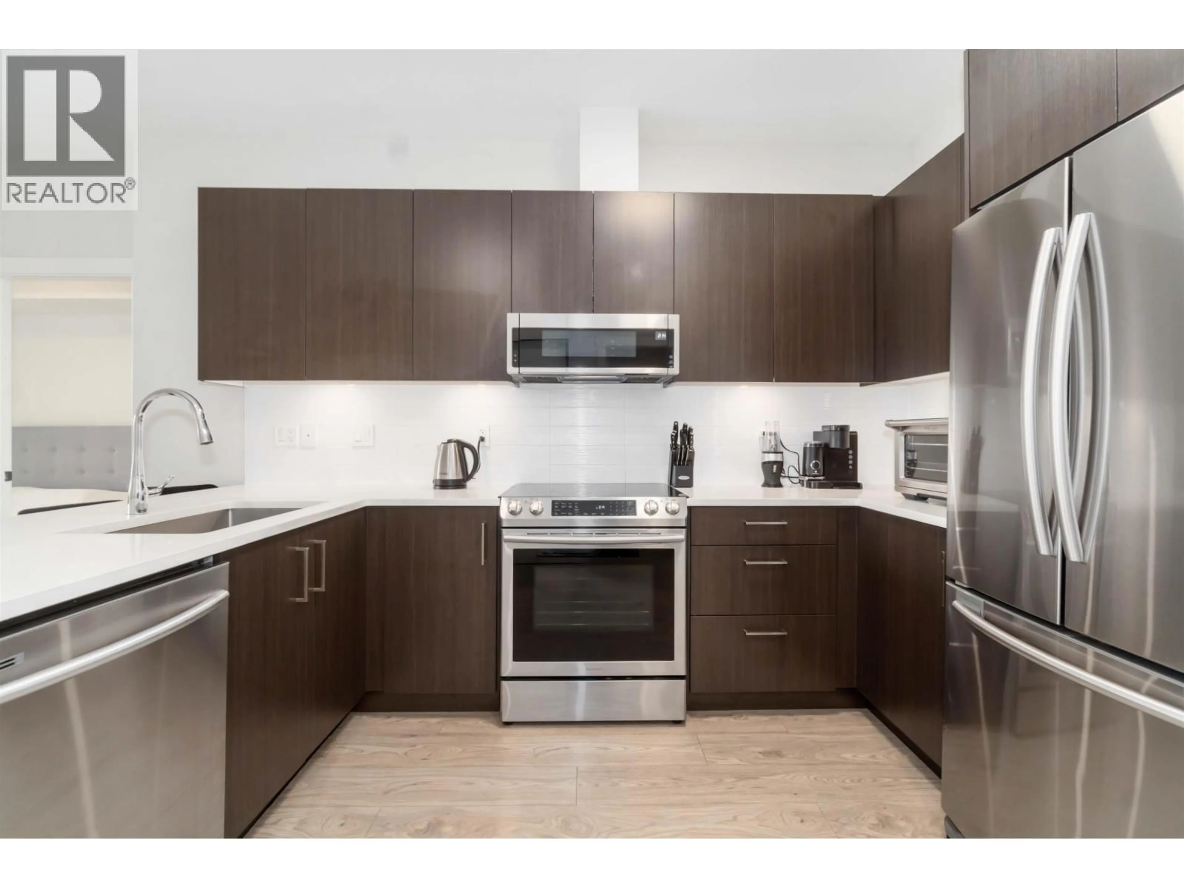 Standard kitchen, unknown for 409 - 1633 TATLOW AVENUE, North Vancouver British Columbia V7P2Z8