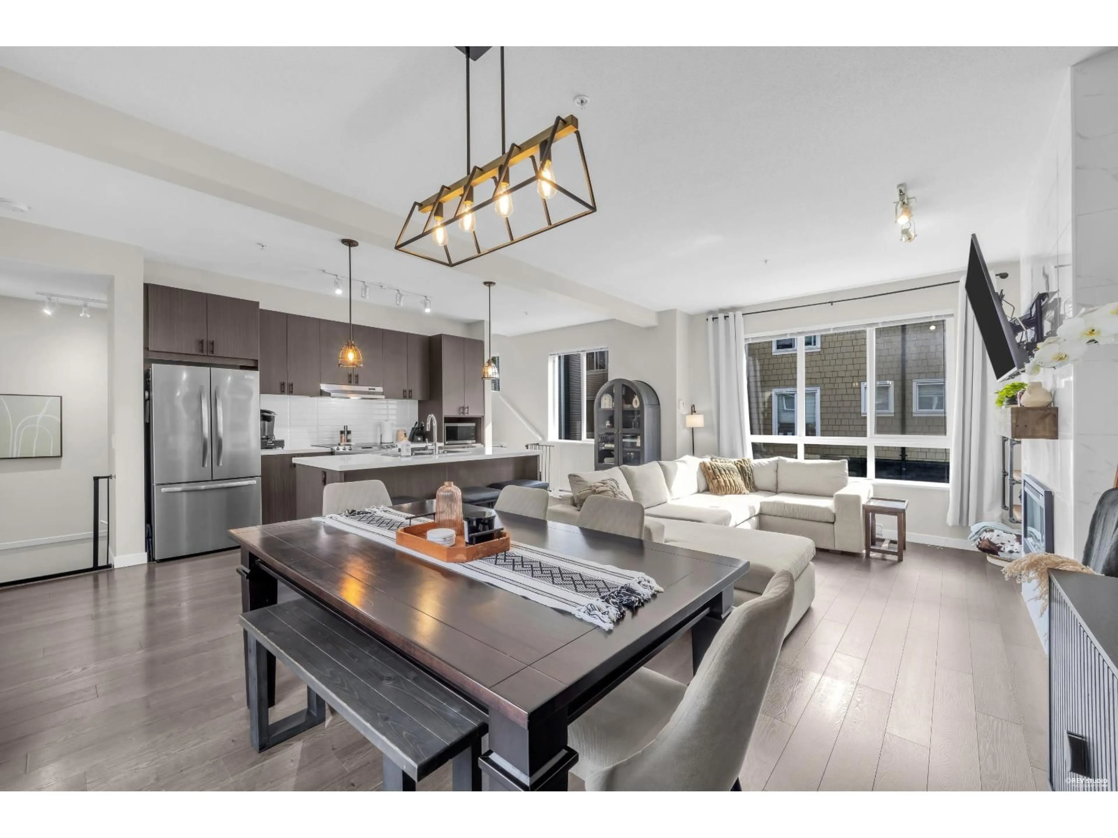 Open concept kitchen, unknown for 100 - 8138 204 STREET, Langley British Columbia V2Y0T4