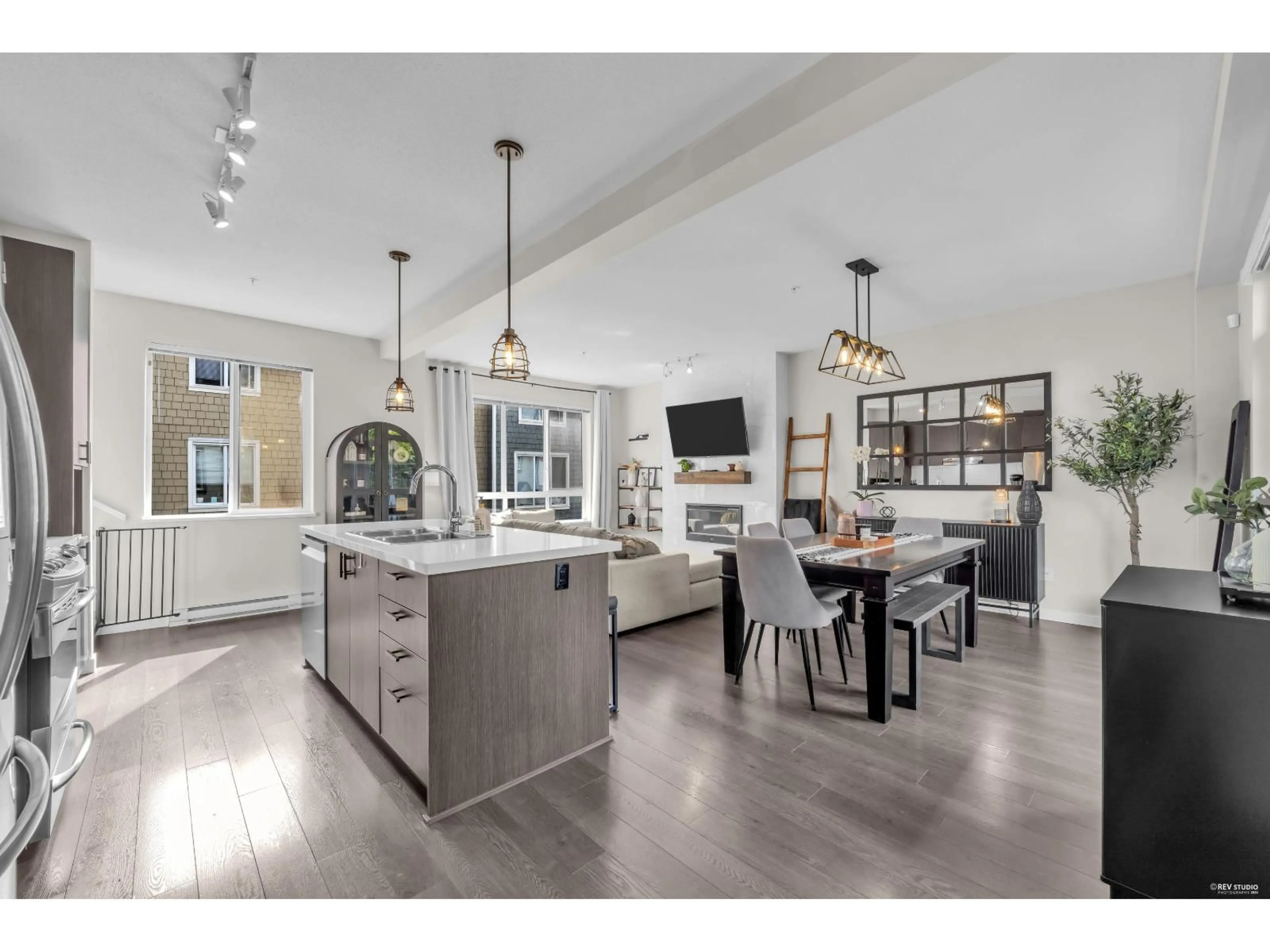 Open concept kitchen, unknown for 100 - 8138 204 STREET, Langley British Columbia V2Y0T4