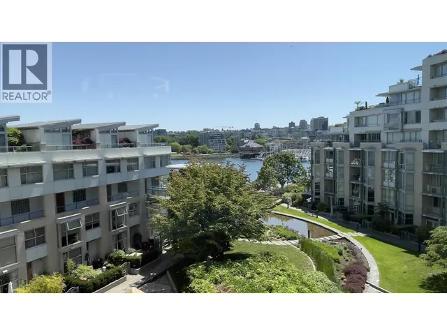 605 - 1228 MARINASIDE CRESCENT, Vancouver 2