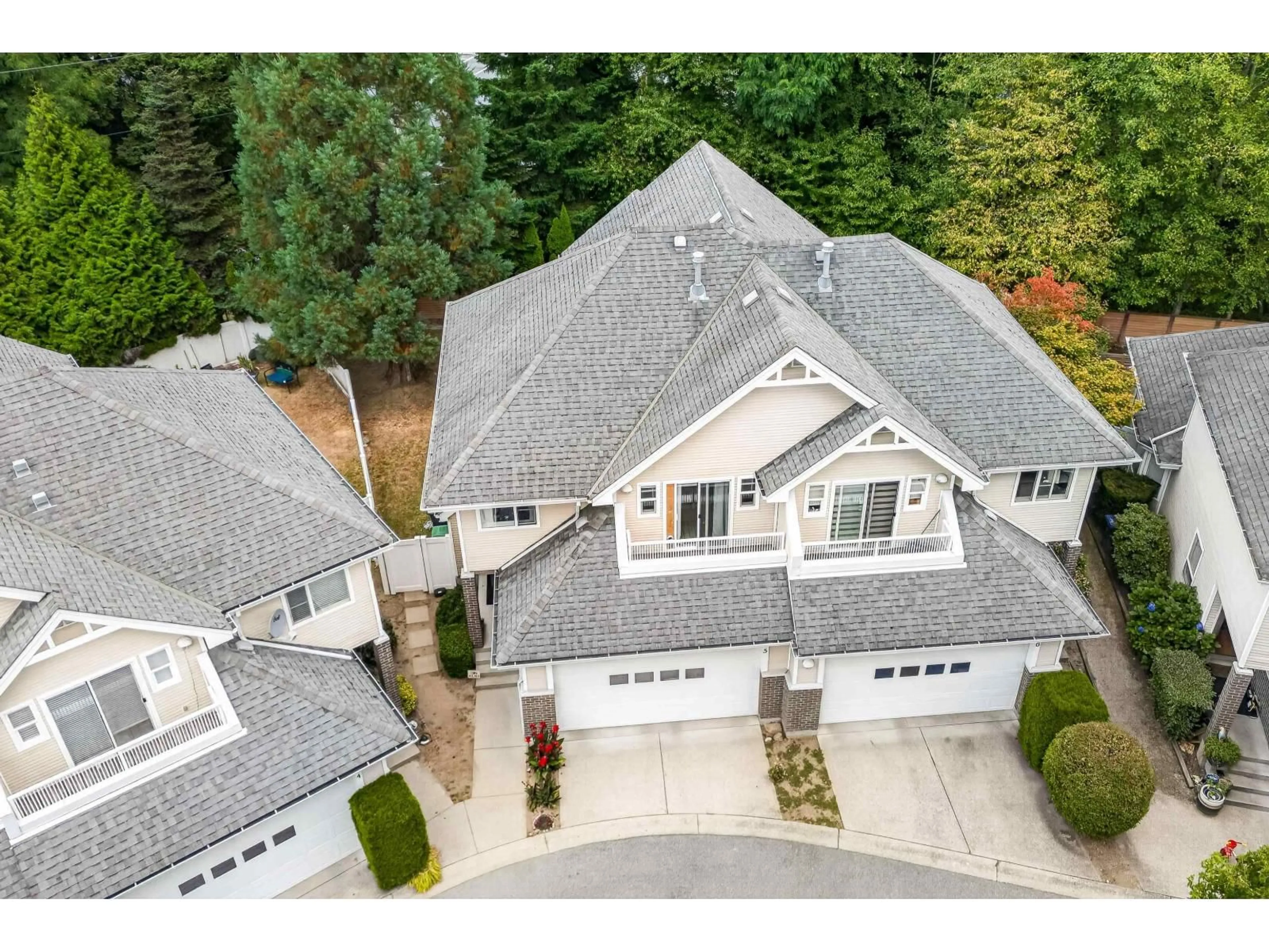 A pic from outside/outdoor area/front of a property/back of a property/a pic from drone, street for 5 - 13918 58 AVENUE, Surrey British Columbia V3X3N8