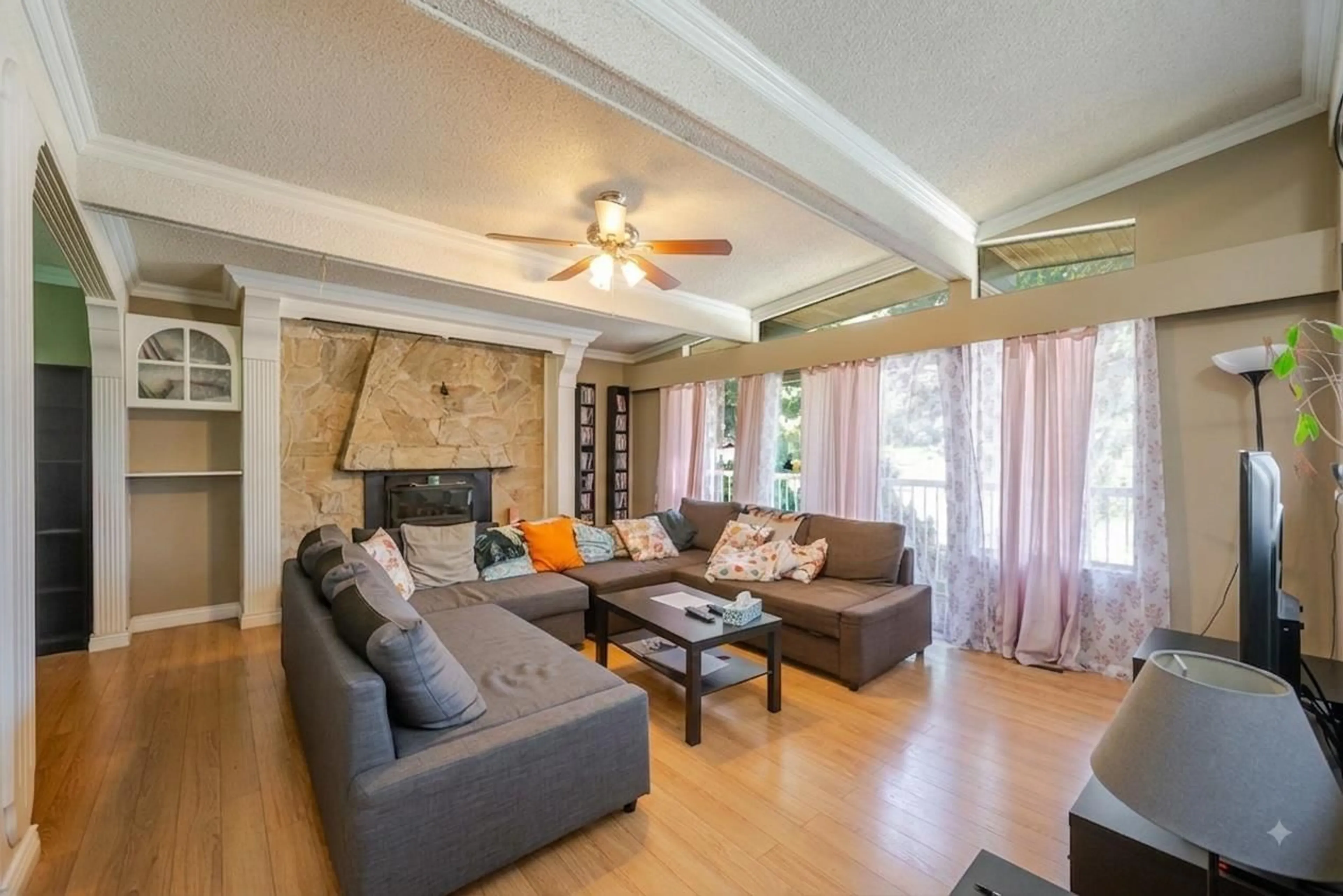 Living room with furniture, unknown for 13945 116 AVENUE, Surrey British Columbia V3R2T3