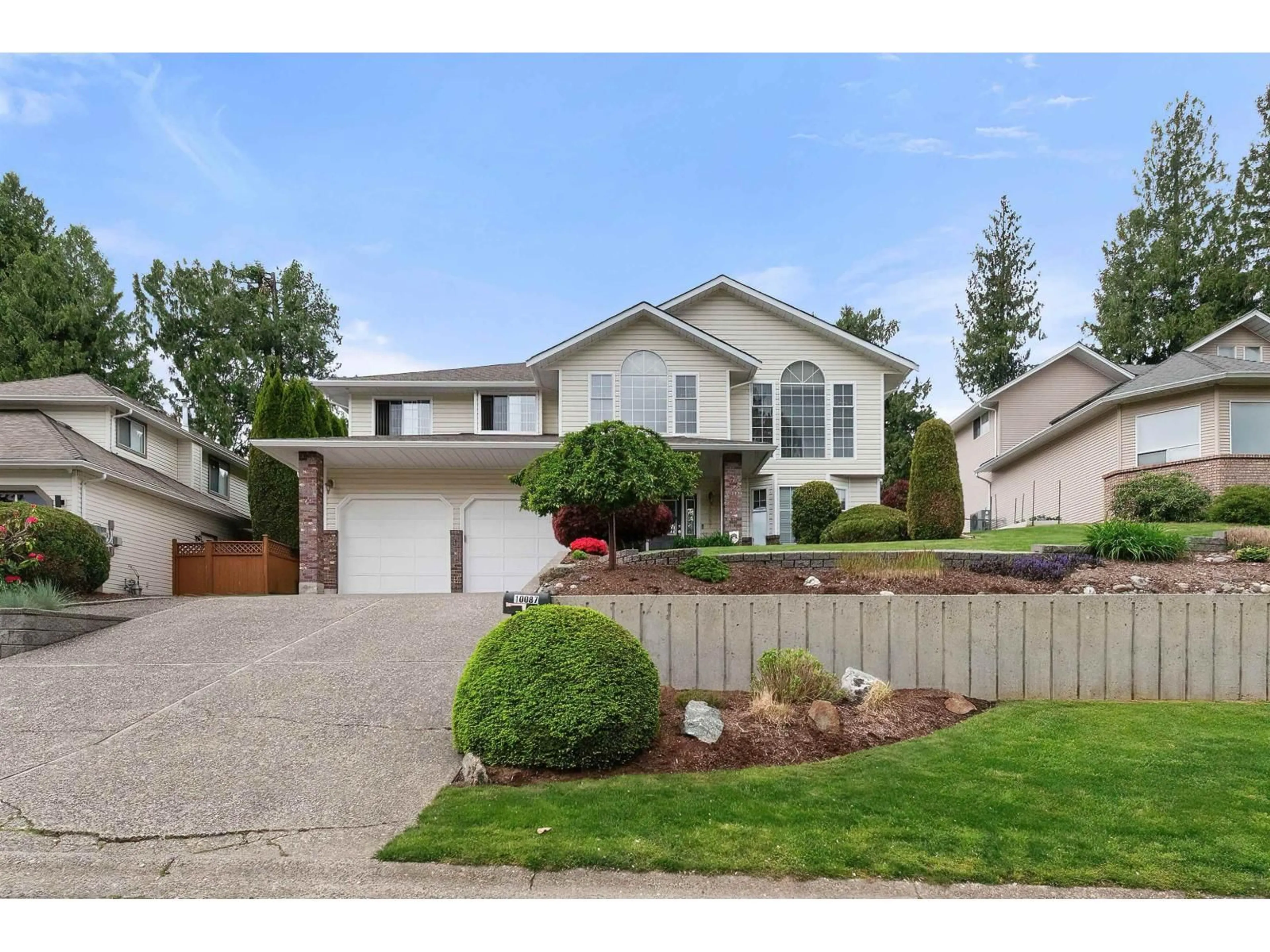 Home with vinyl exterior material, street for 10087 IMPERIAL STREET, Chilliwack British Columbia V2P7N8