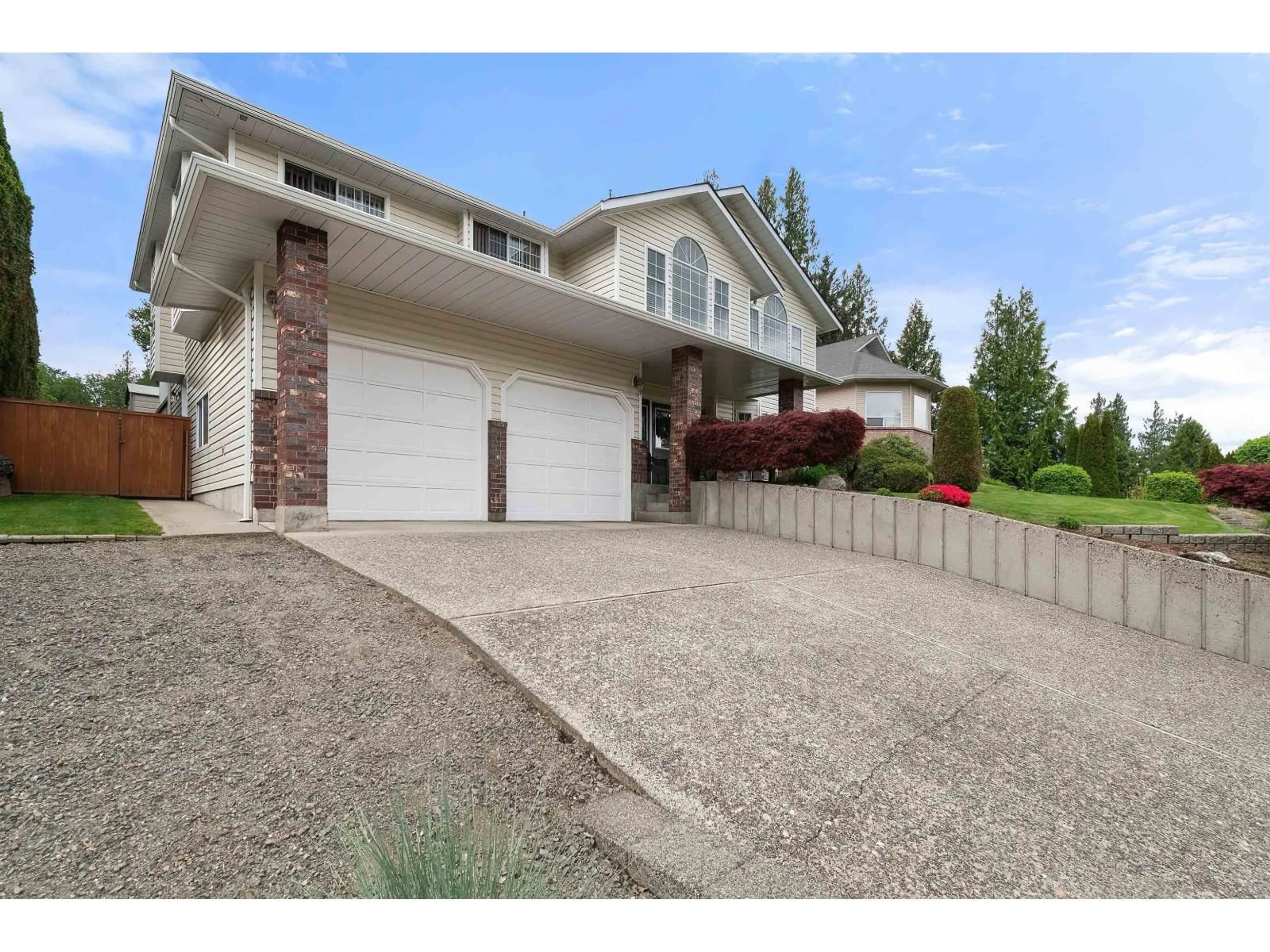 Home with vinyl exterior material, street for 10087 IMPERIAL STREET, Chilliwack British Columbia V2P7N8