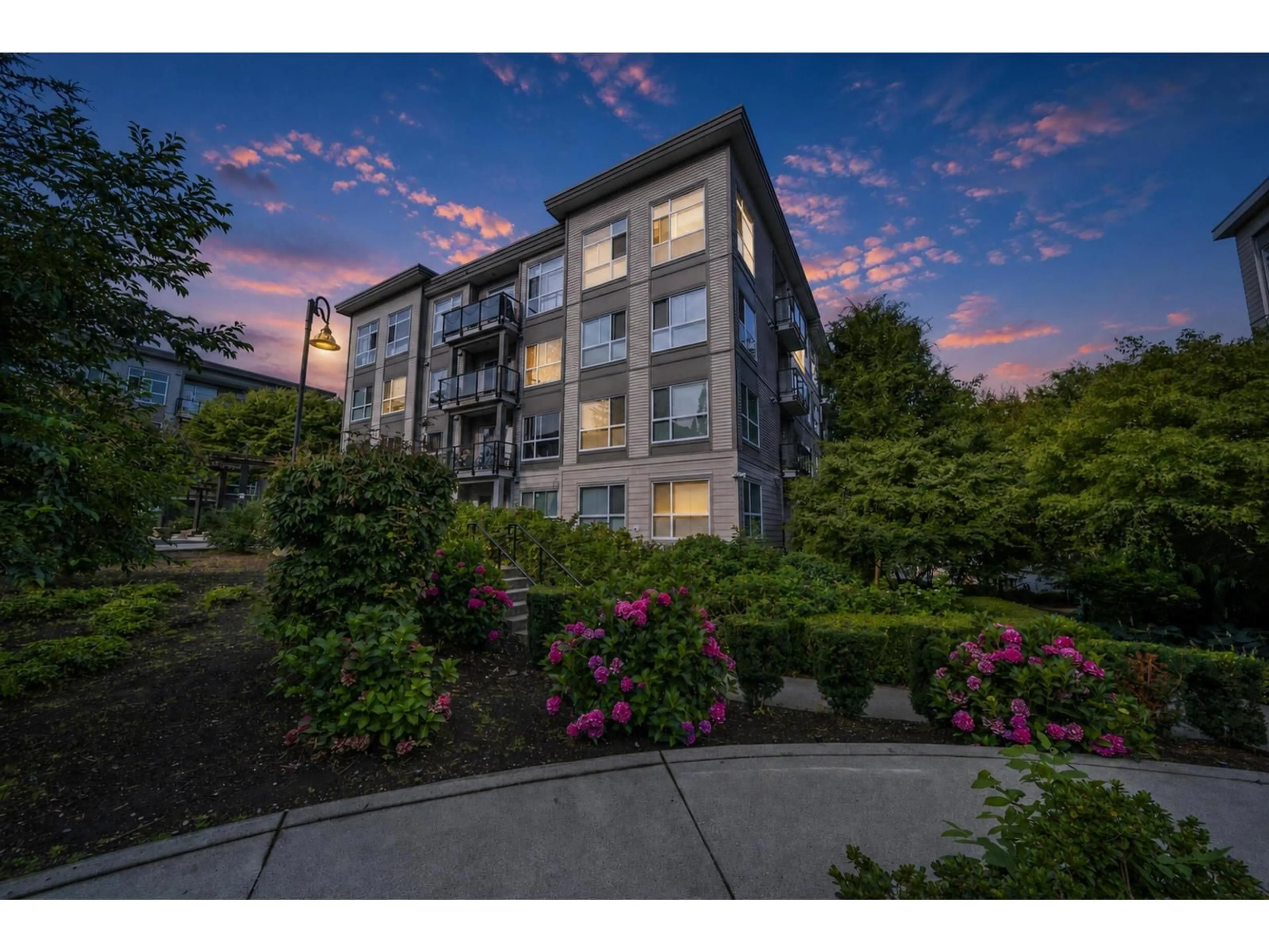 A pic from outside/outdoor area/front of a property/back of a property/a pic from drone, unknown for 222 - 13733 107A AVENUE, Surrey British Columbia V3T0B7