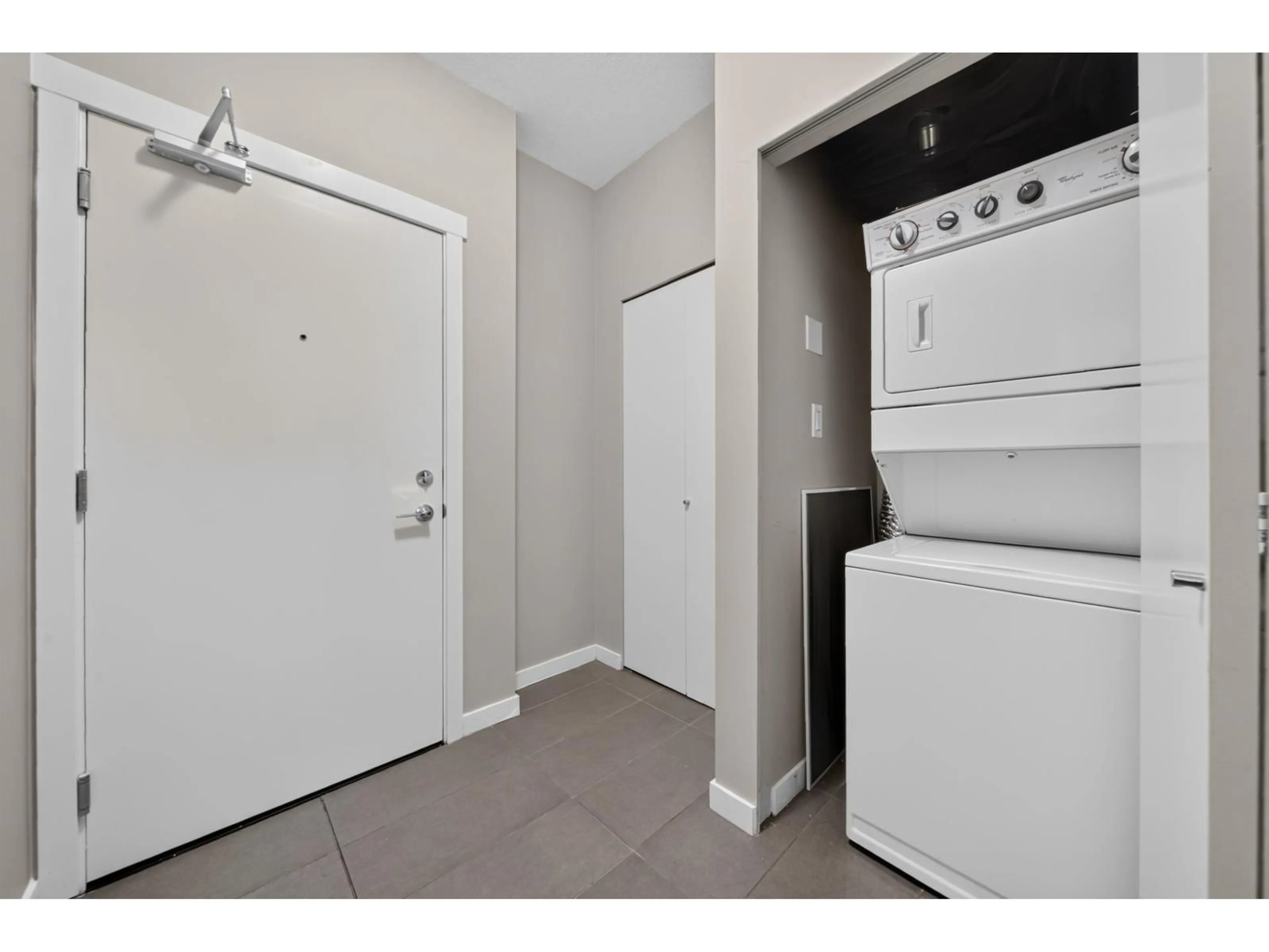 Unknown for 222 - 13733 107A AVENUE, Surrey British Columbia V3T0B7