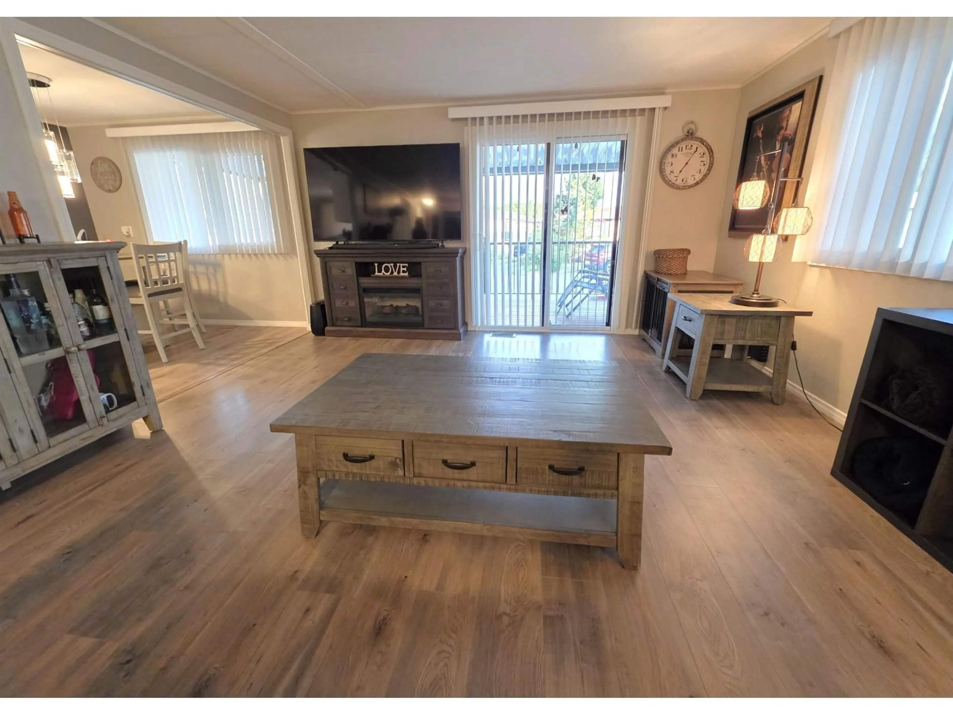 Open concept kitchen, wood/laminate floor for 140 - 1840 160 STREET, Surrey British Columbia V4A4X4