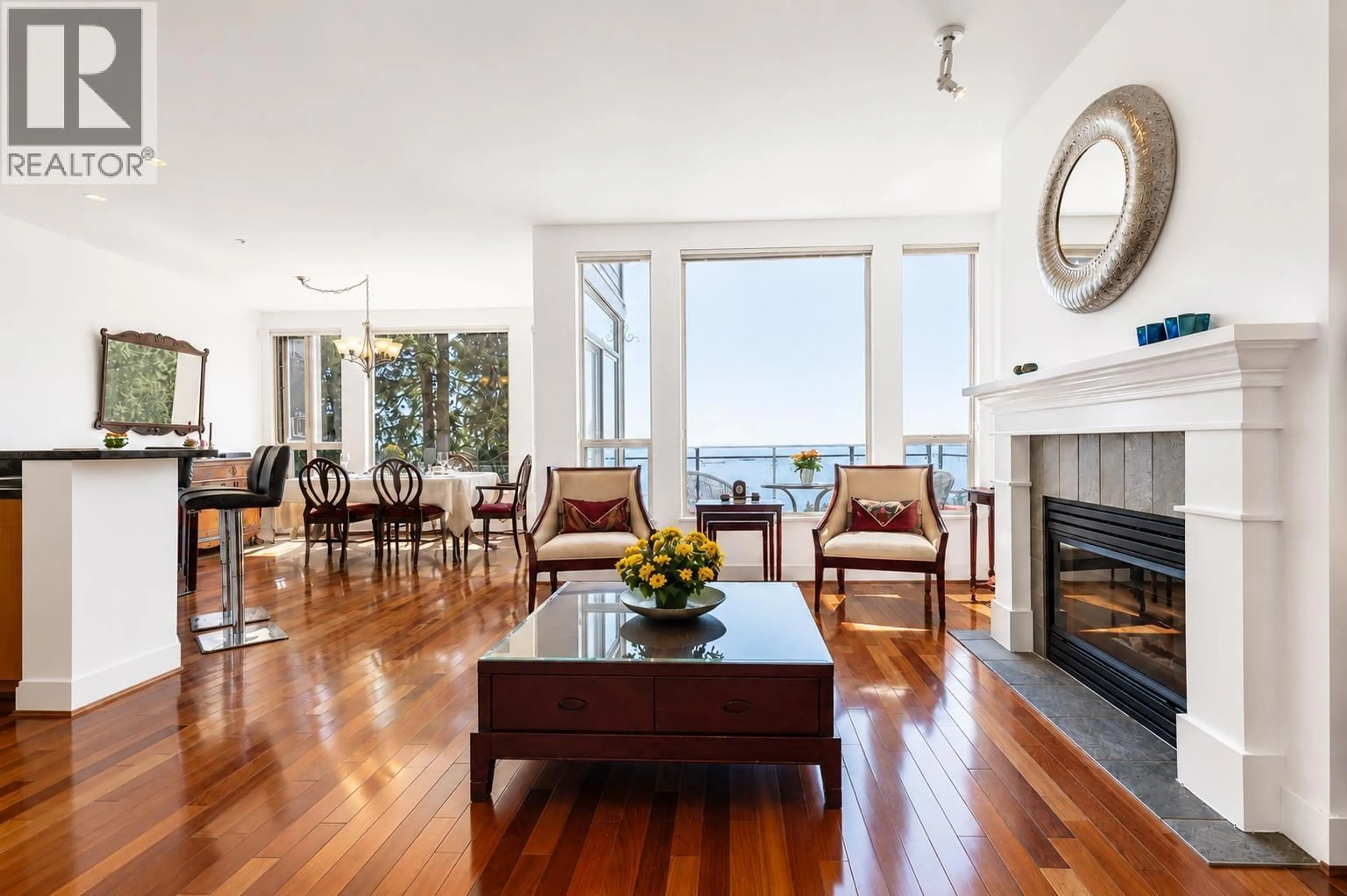 Living room with furniture, wood/laminate floor for 2462 SHADBOLT LANE, West Vancouver British Columbia V7S3J1