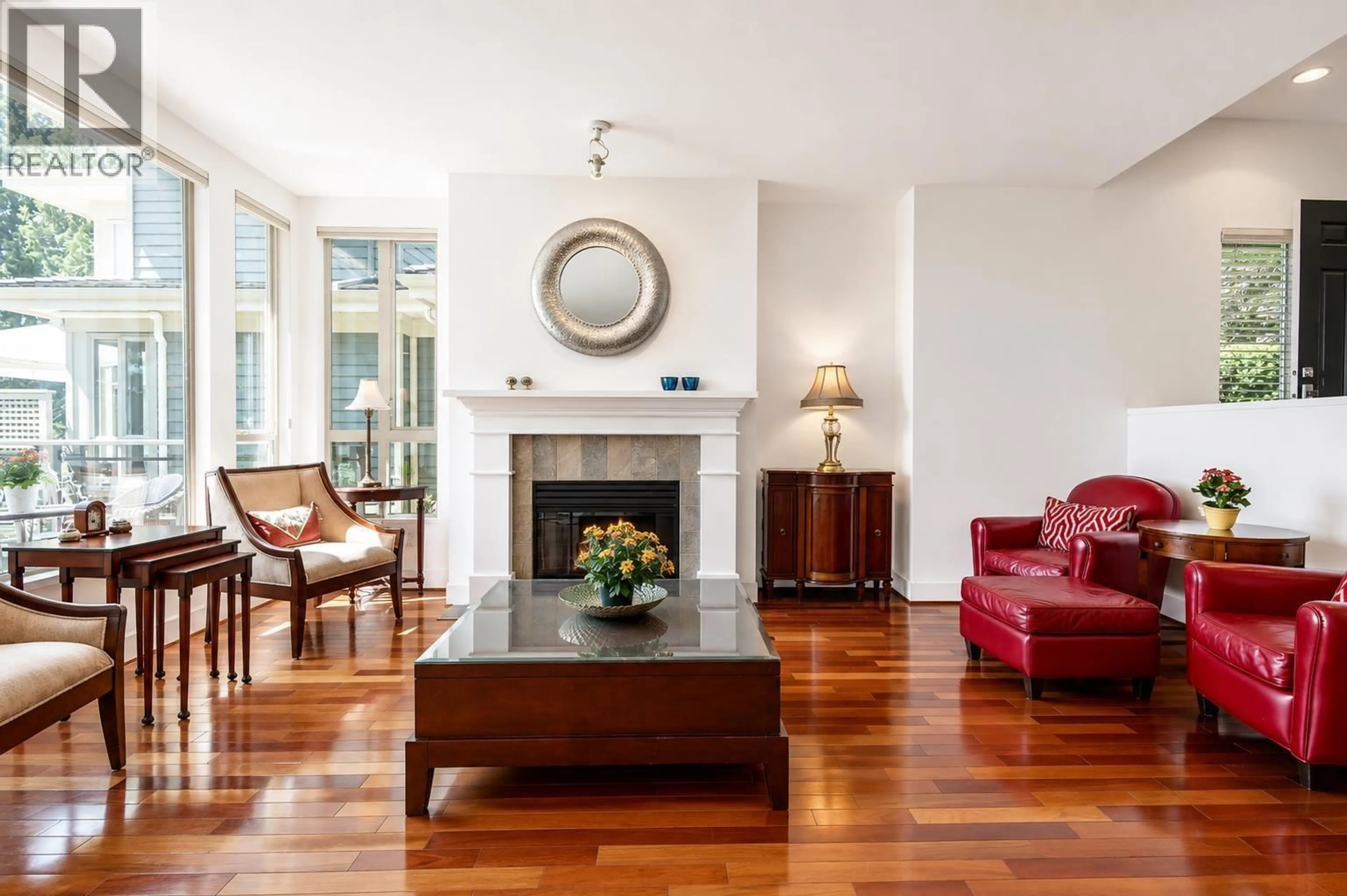 Living room with furniture, unknown for 2462 SHADBOLT LANE, West Vancouver British Columbia V7S3J1