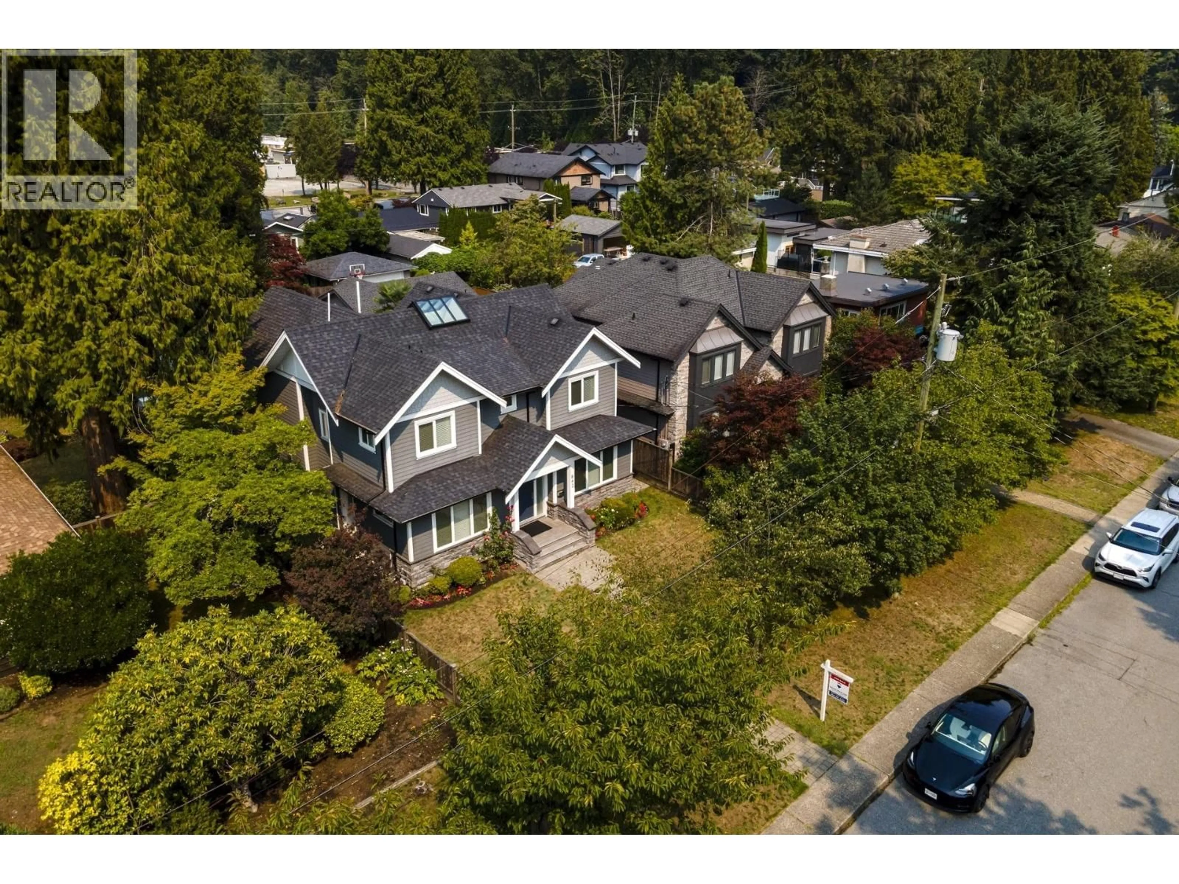 A pic from outside/outdoor area/front of a property/back of a property/a pic from drone, street for 842 20TH STREET, North Vancouver British Columbia V7P2B4