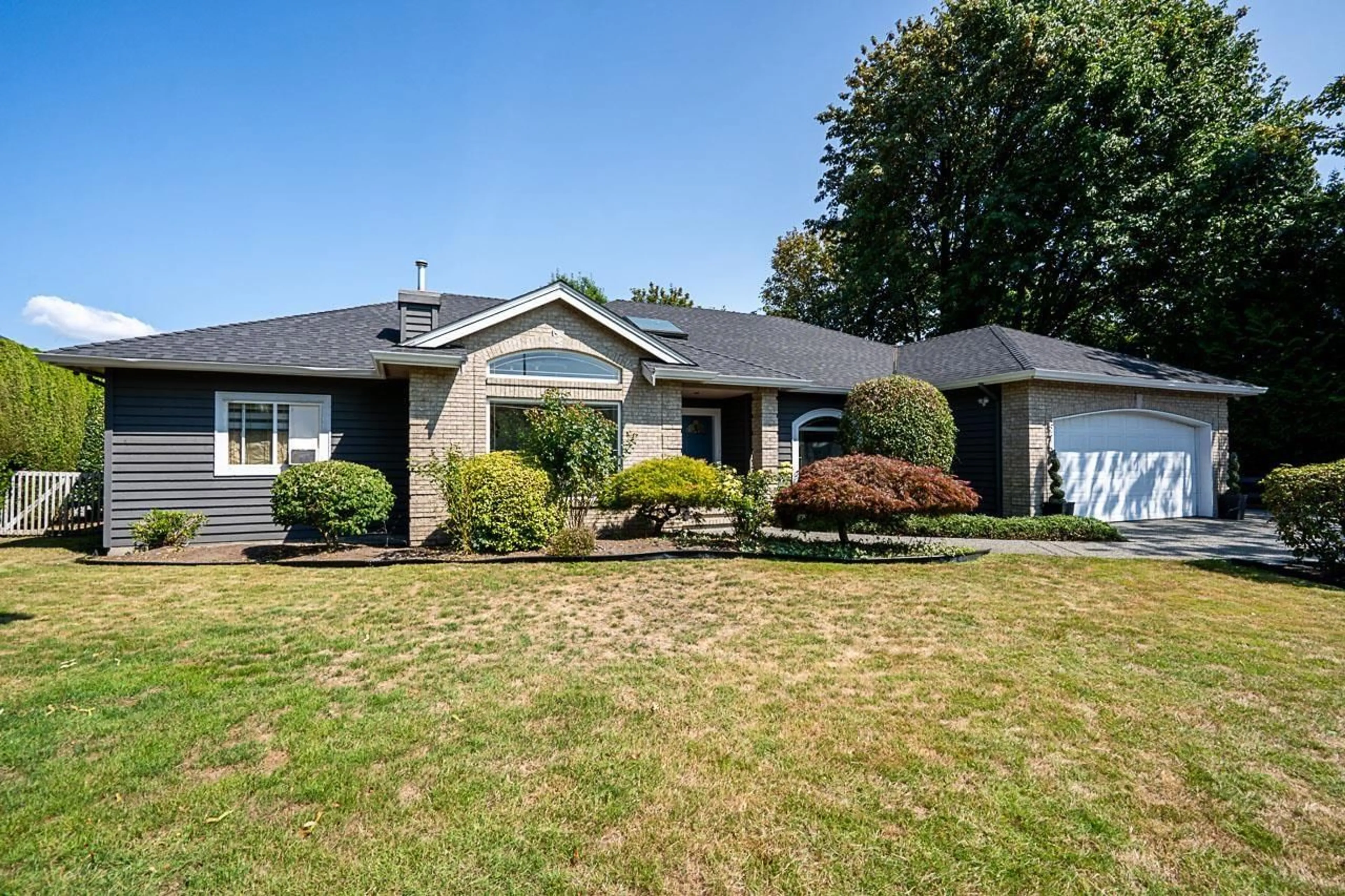 Home with vinyl exterior material, street for 5758 KETTLE CRESCENT WEST, Surrey British Columbia V3S8R6