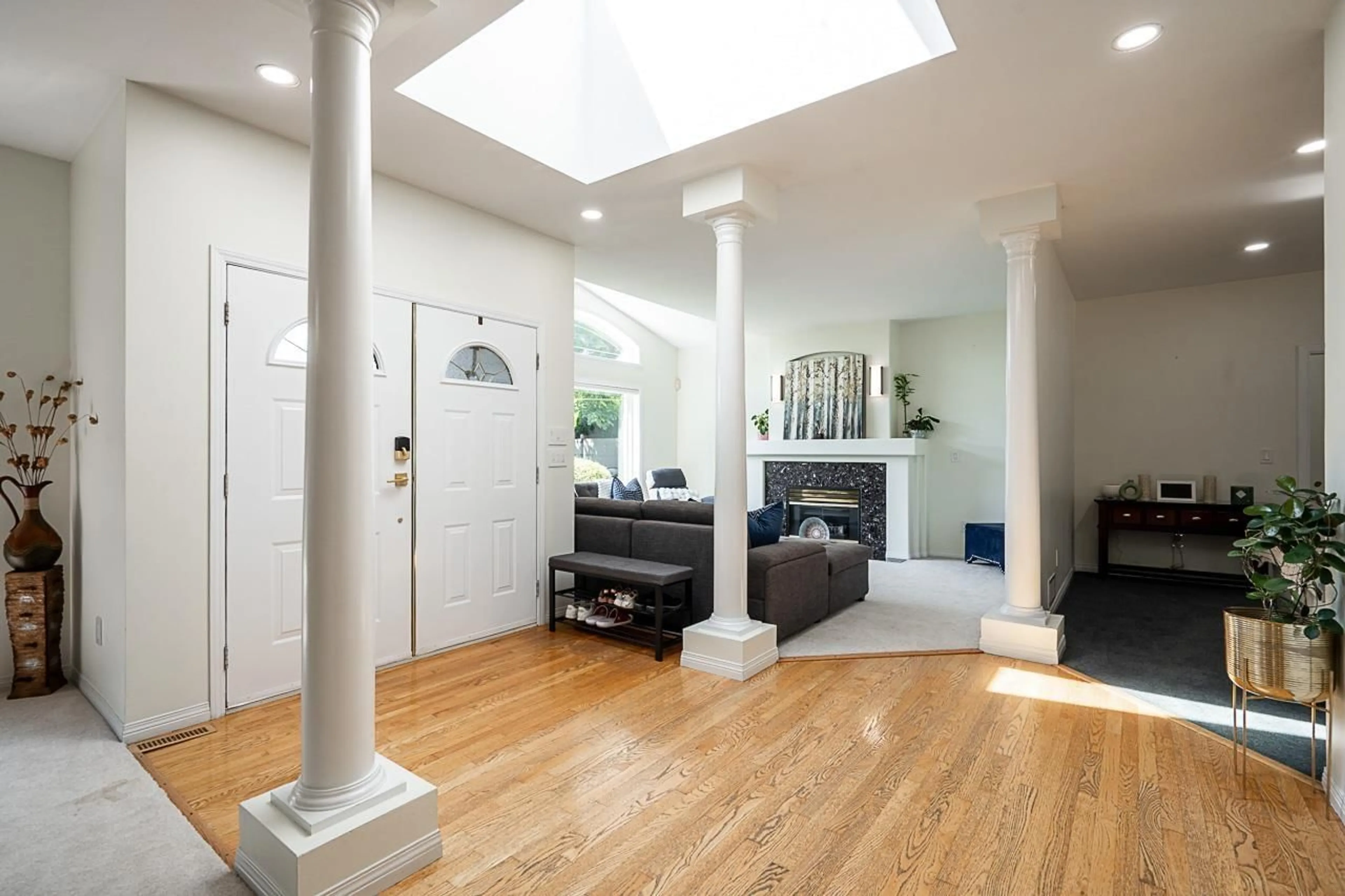 Indoor entryway for 5758 KETTLE CRESCENT WEST, Surrey British Columbia V3S8R6
