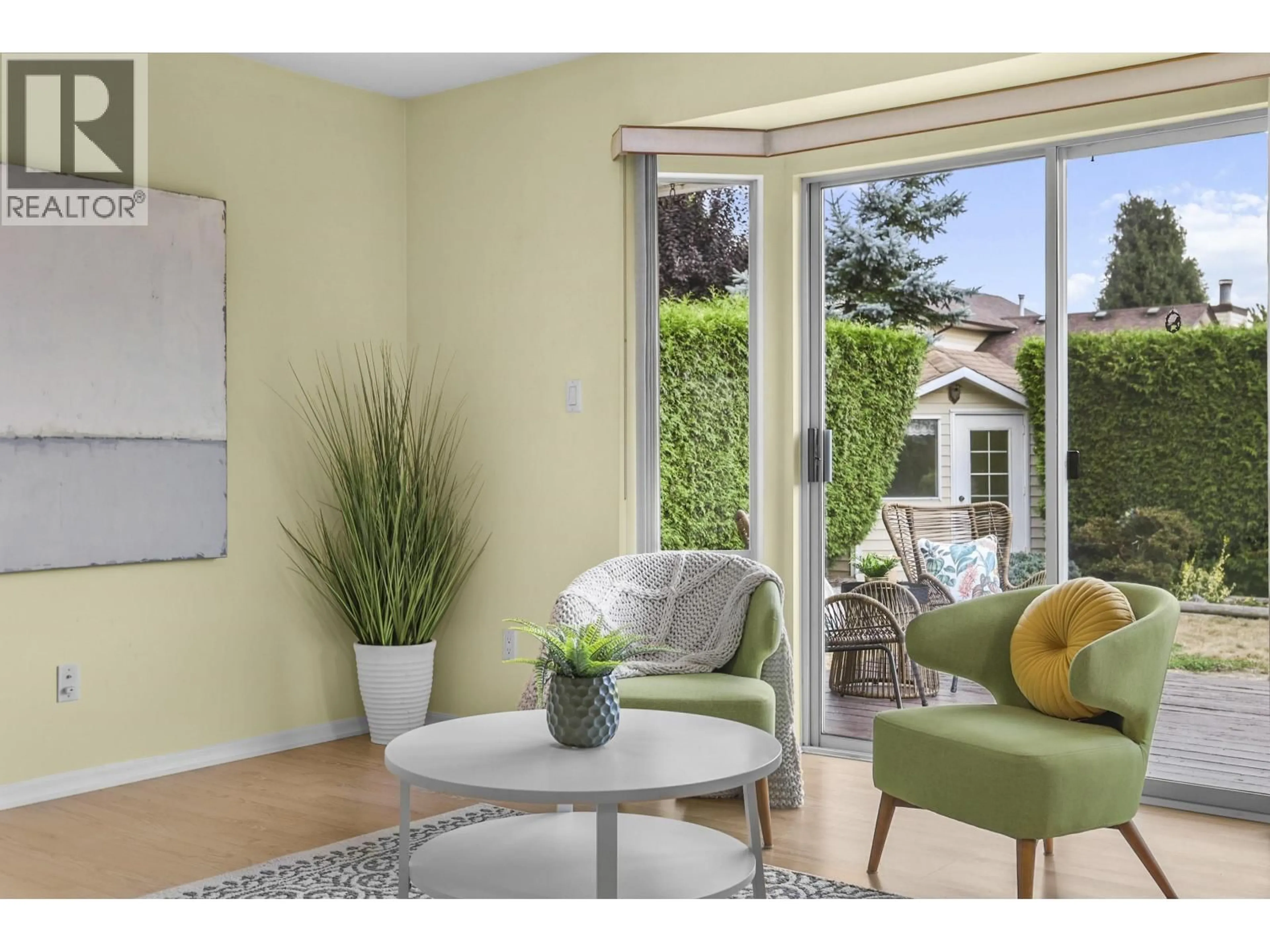 Living room with furniture, unknown for 23439 NIGHTINGALE AVENUE, Maple Ridge British Columbia V2X9M2