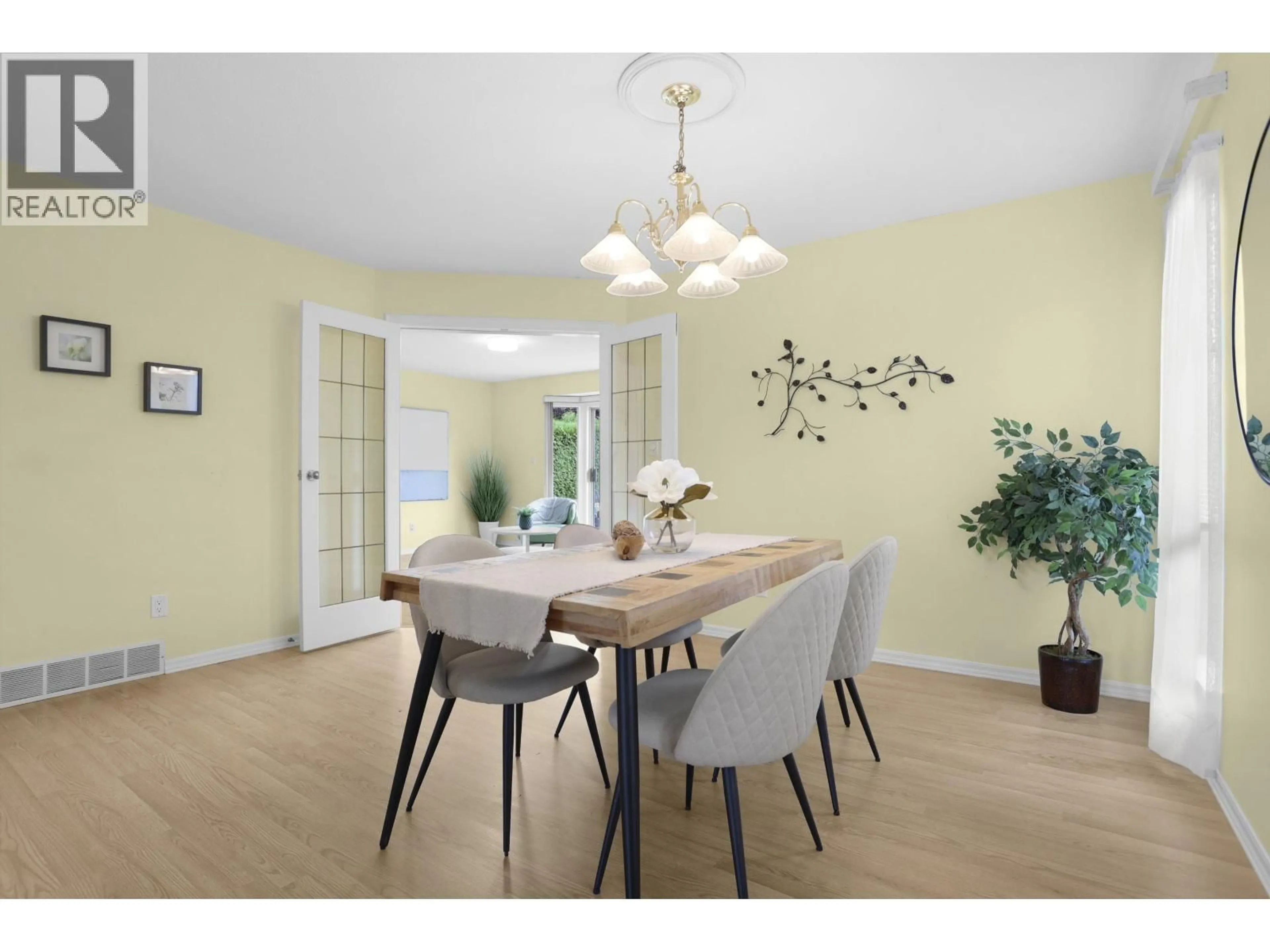 Dining room, wood/laminate floor for 23439 NIGHTINGALE AVENUE, Maple Ridge British Columbia V2X9M2