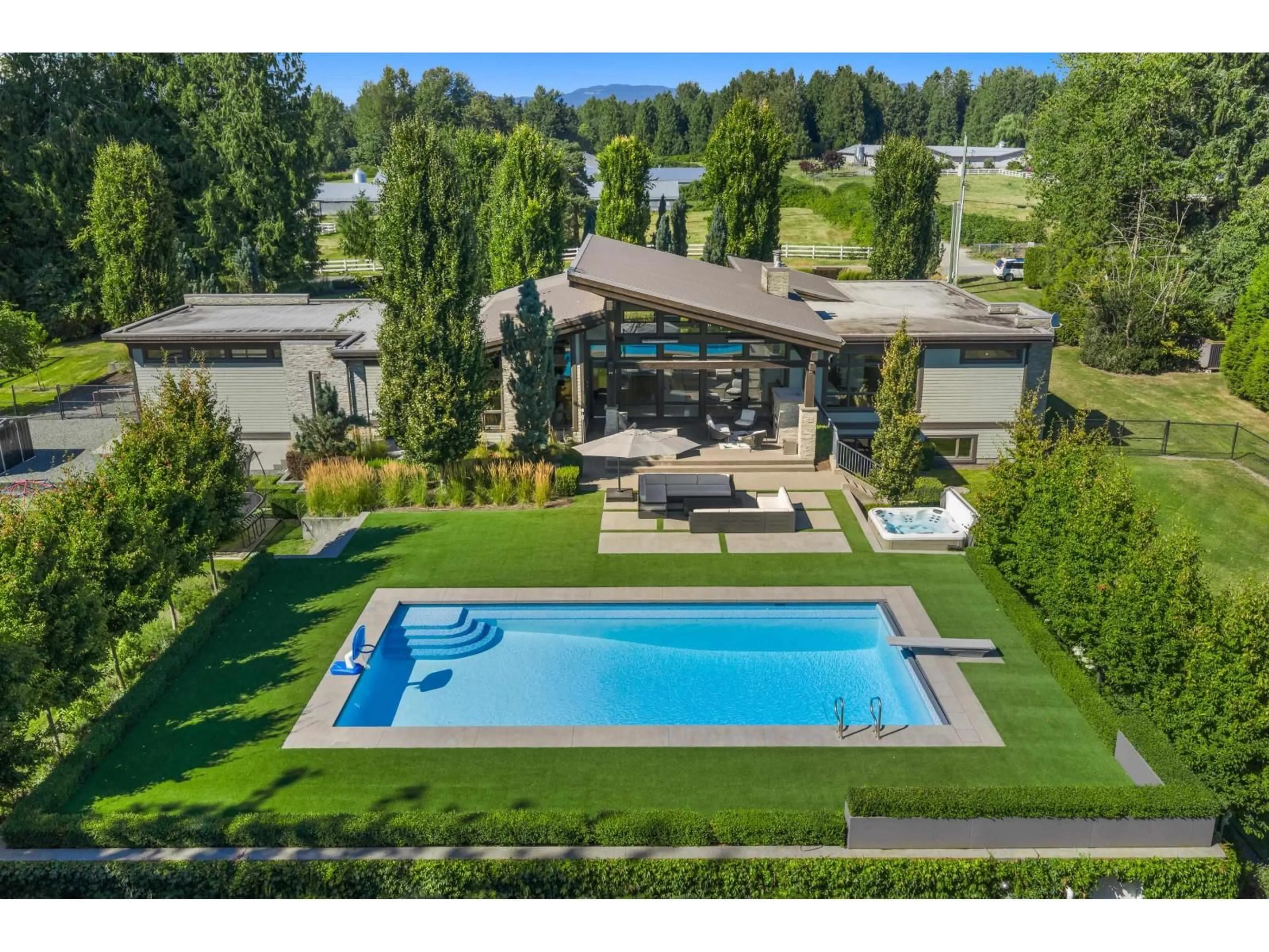 A pic from outside/outdoor area/front of a property/back of a property/a pic from drone, water/lake/river/ocean view for 28838 BUCHANAN AVENUE, Abbotsford British Columbia V4X2C8