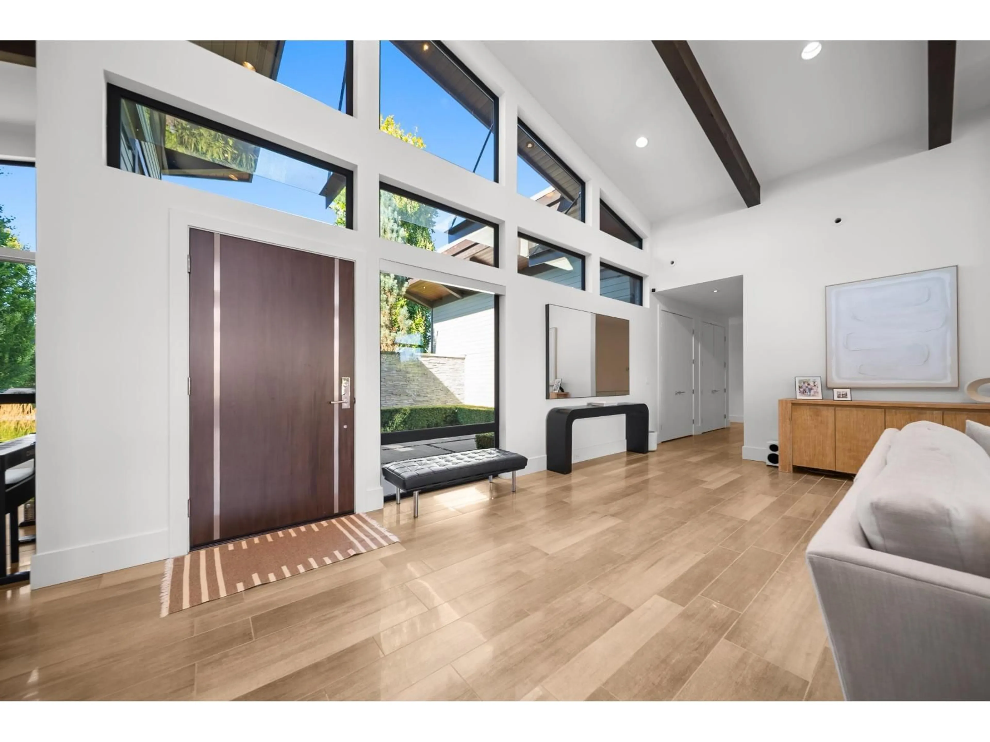 Indoor entryway for 28838 BUCHANAN AVENUE, Abbotsford British Columbia V4X2C8