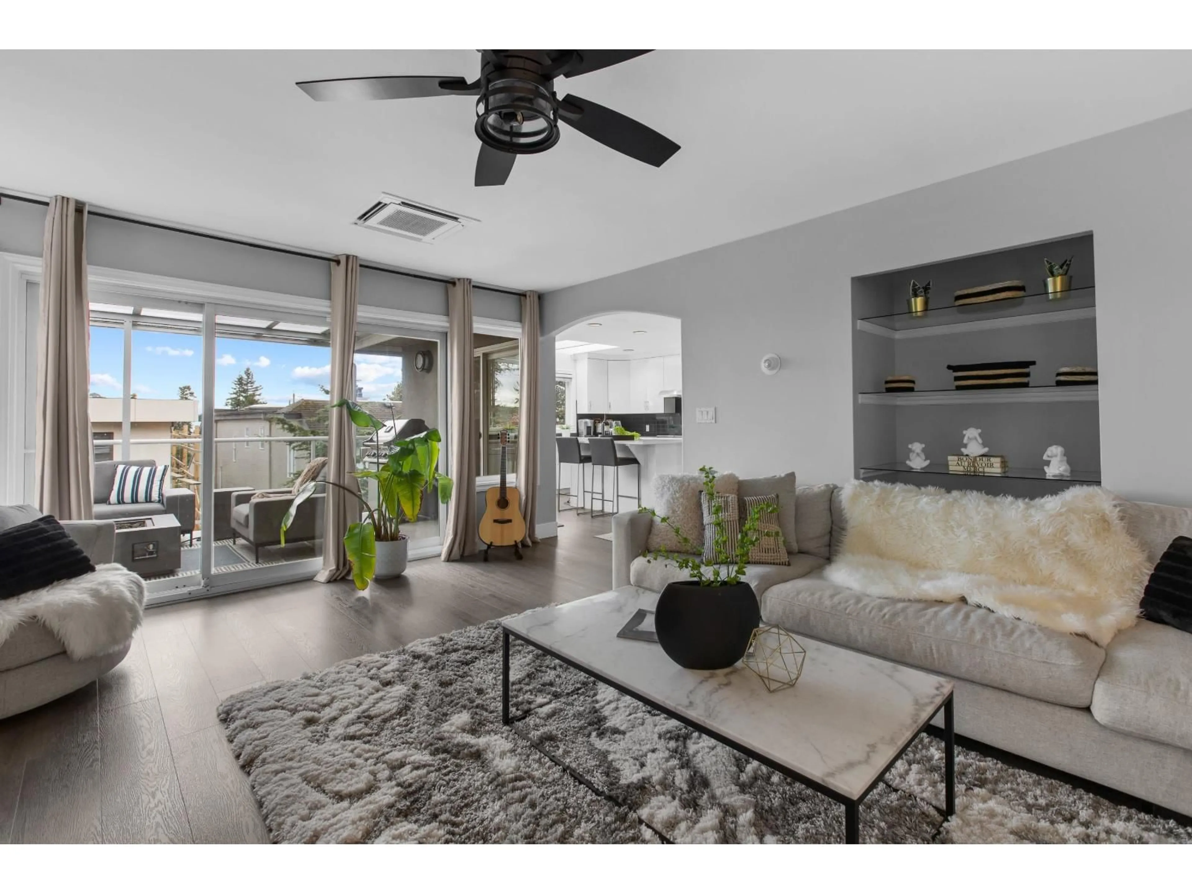 Living room with furniture, unknown for 1170 DOLPHIN STREET, White Rock British Columbia V4B4G8