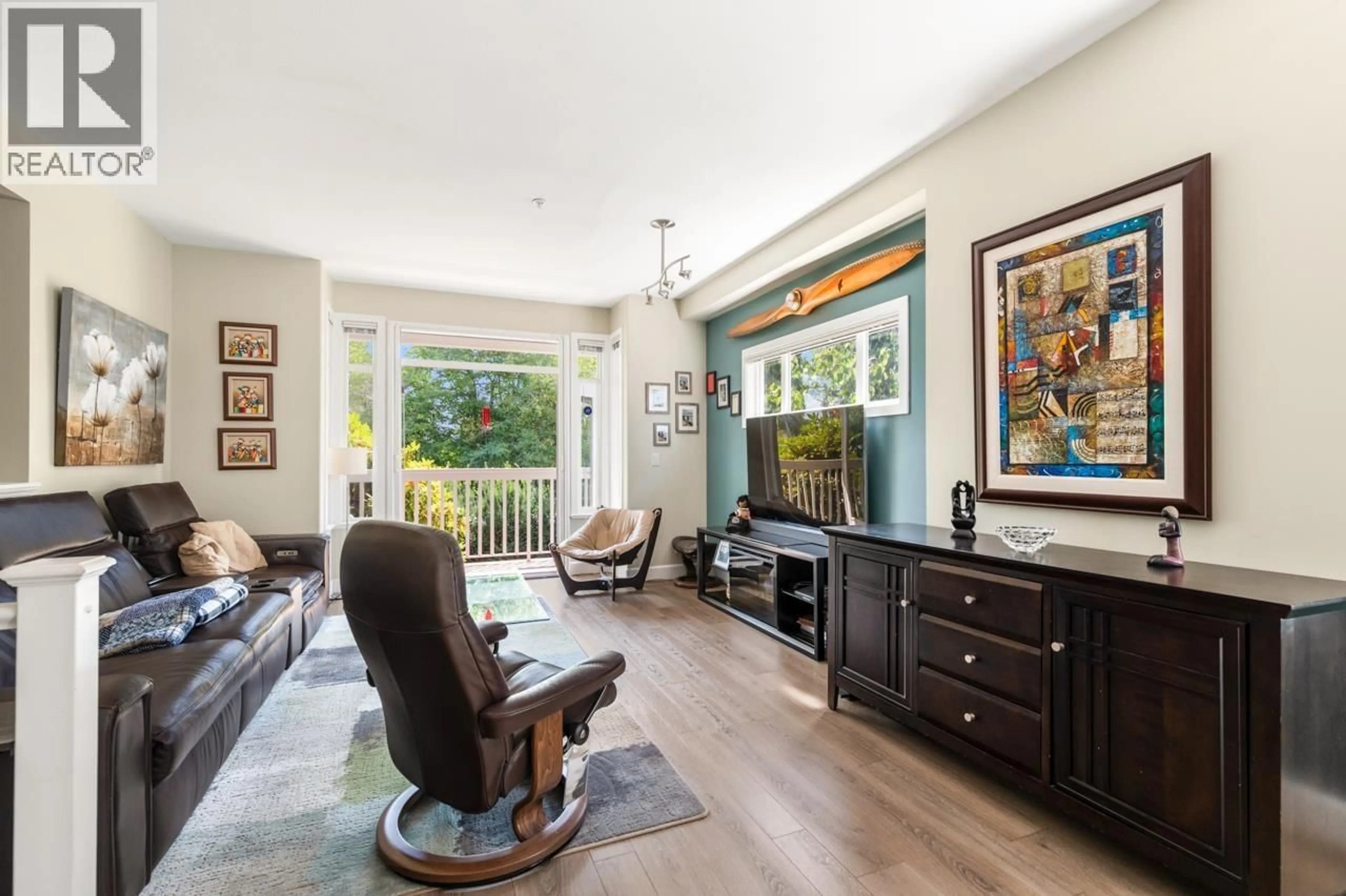 Living room with furniture, wood/laminate floor for 5 - 4311 BAYVIEW STREET, Richmond British Columbia V7E6S5