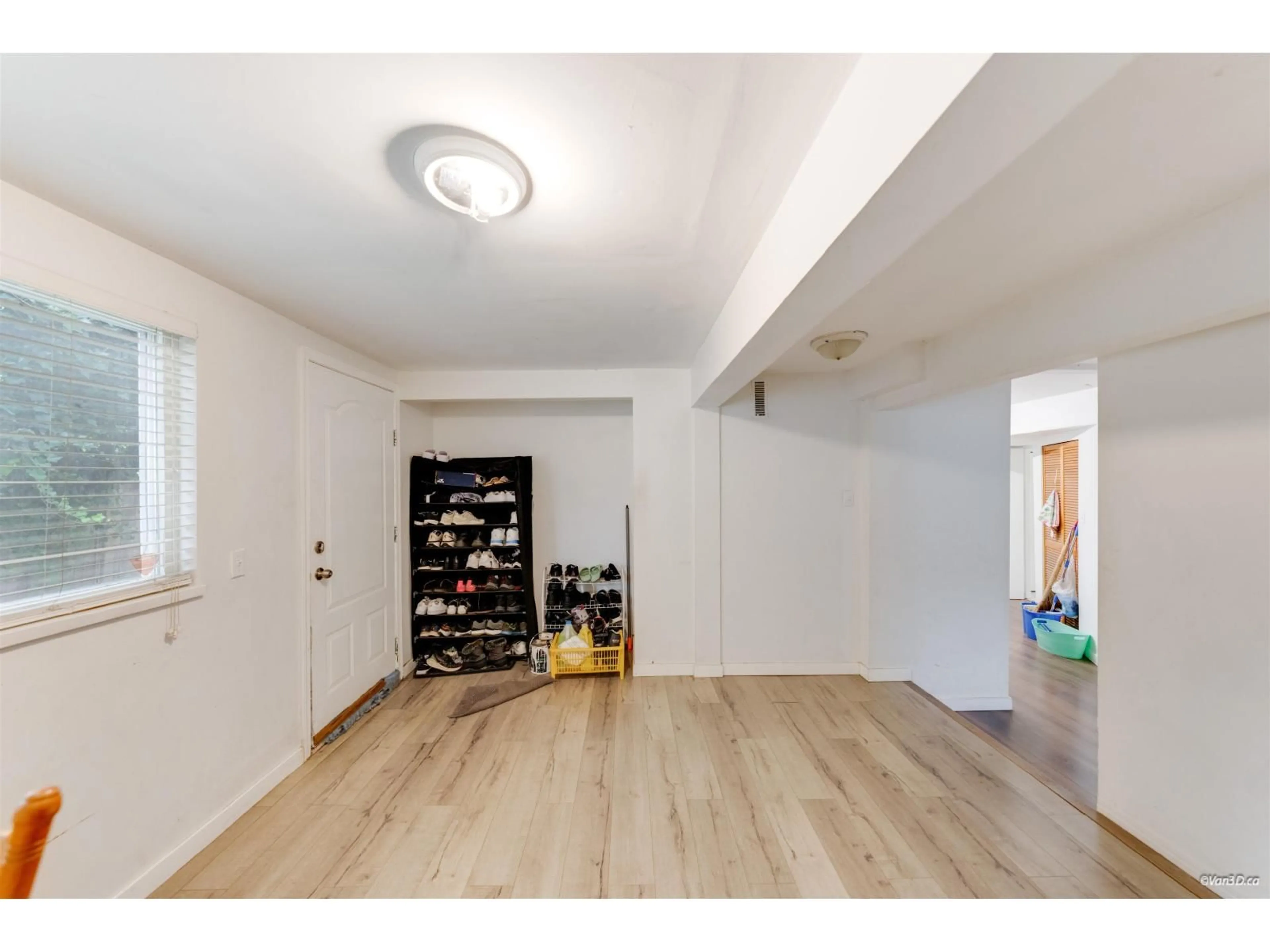 Indoor entryway for 2944 271 STREET, Langley British Columbia V4W3C4