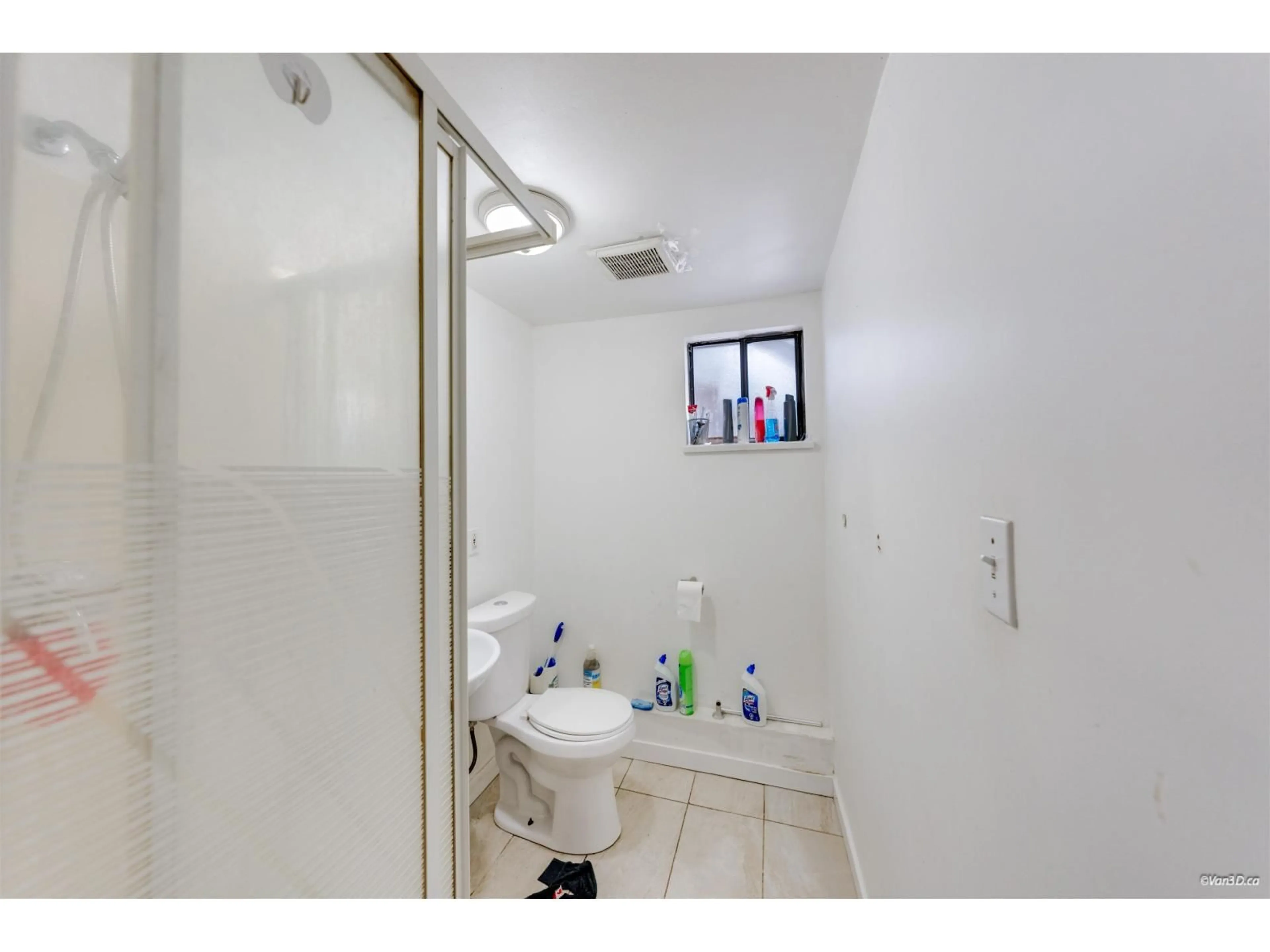 Standard bathroom, unknown for 2944 271 STREET, Langley British Columbia V4W3C4