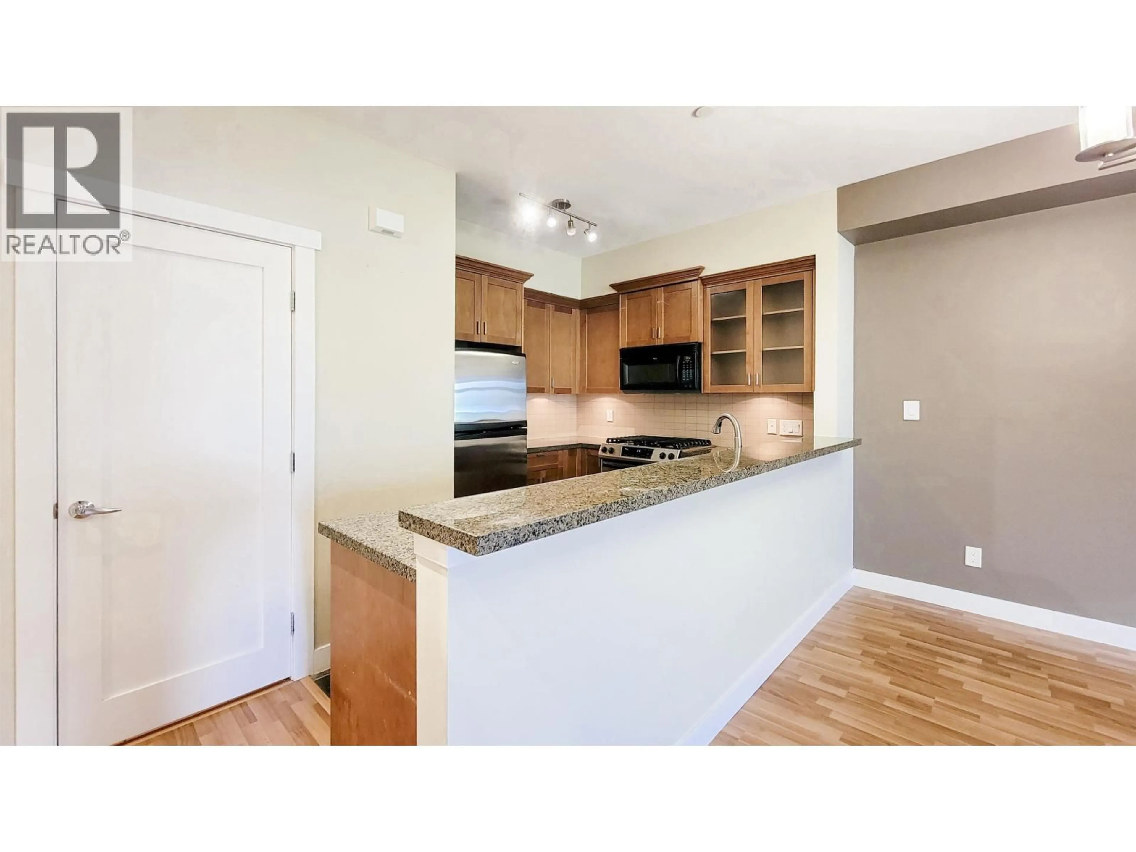 Standard kitchen, wood/laminate floor for 74 - 7388 MACPHERSON AVENUE, Burnaby British Columbia V5J0A1