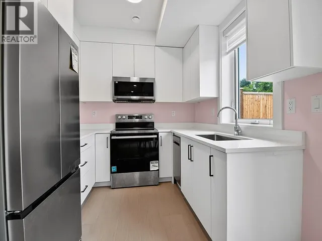 2 - 2254 24TH AVENUE, Vancouver 3