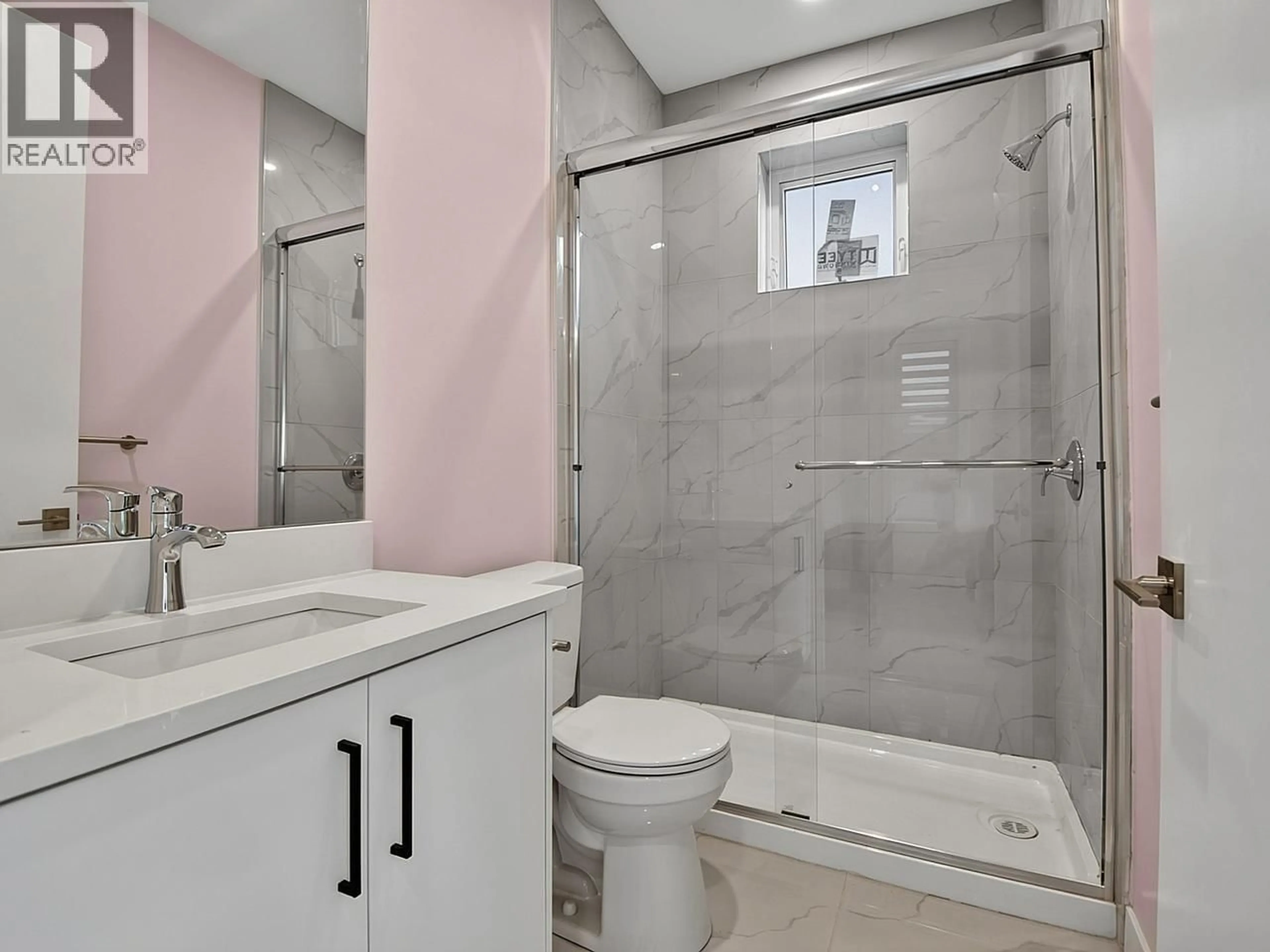 Standard bathroom, ceramic/tile floor for 2 - 2254 24TH AVENUE, Vancouver British Columbia V5N2V2