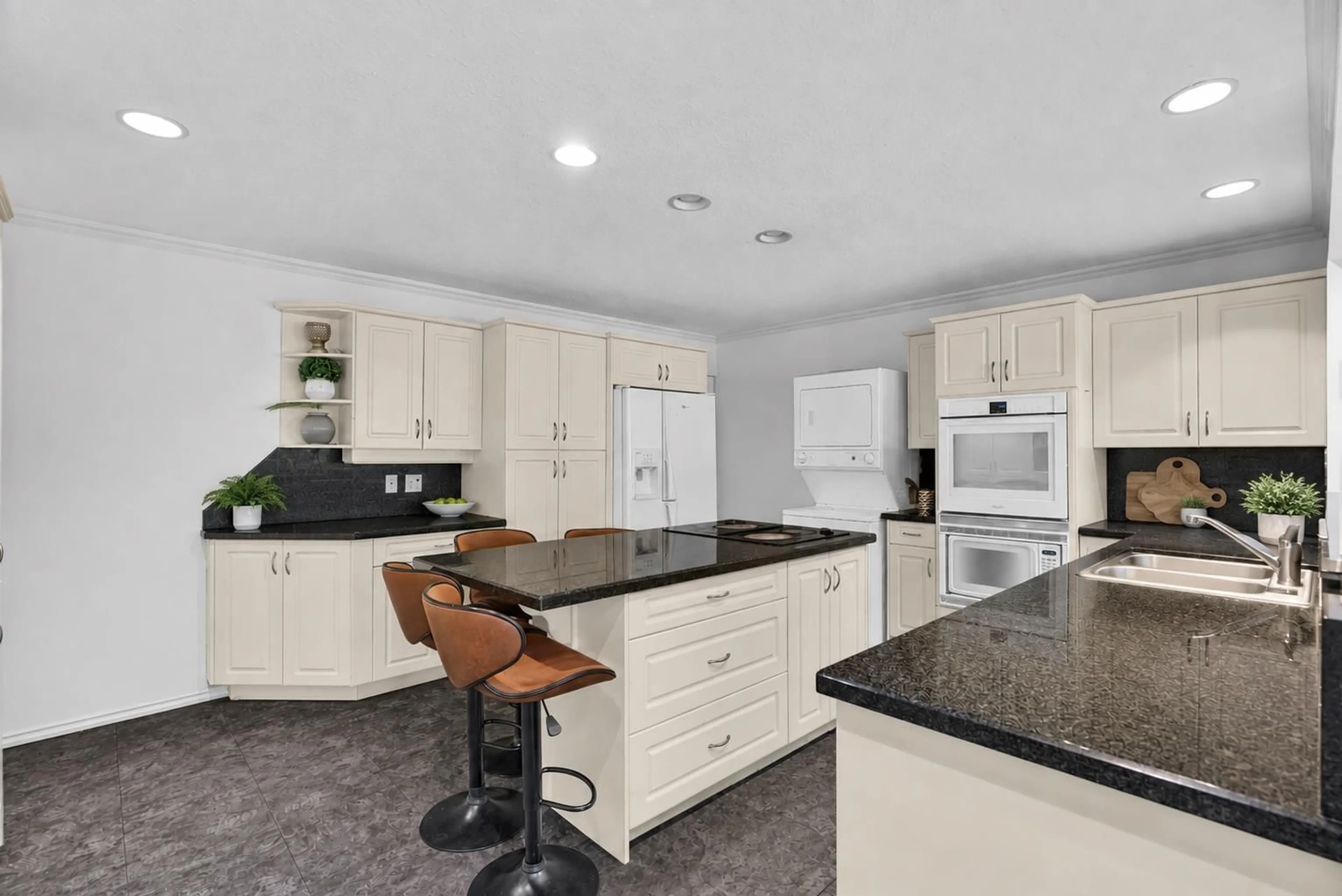 Open concept kitchen, ceramic/tile floor for 12921 SOUTHRIDGE DRIVE, Surrey British Columbia V3X3C7