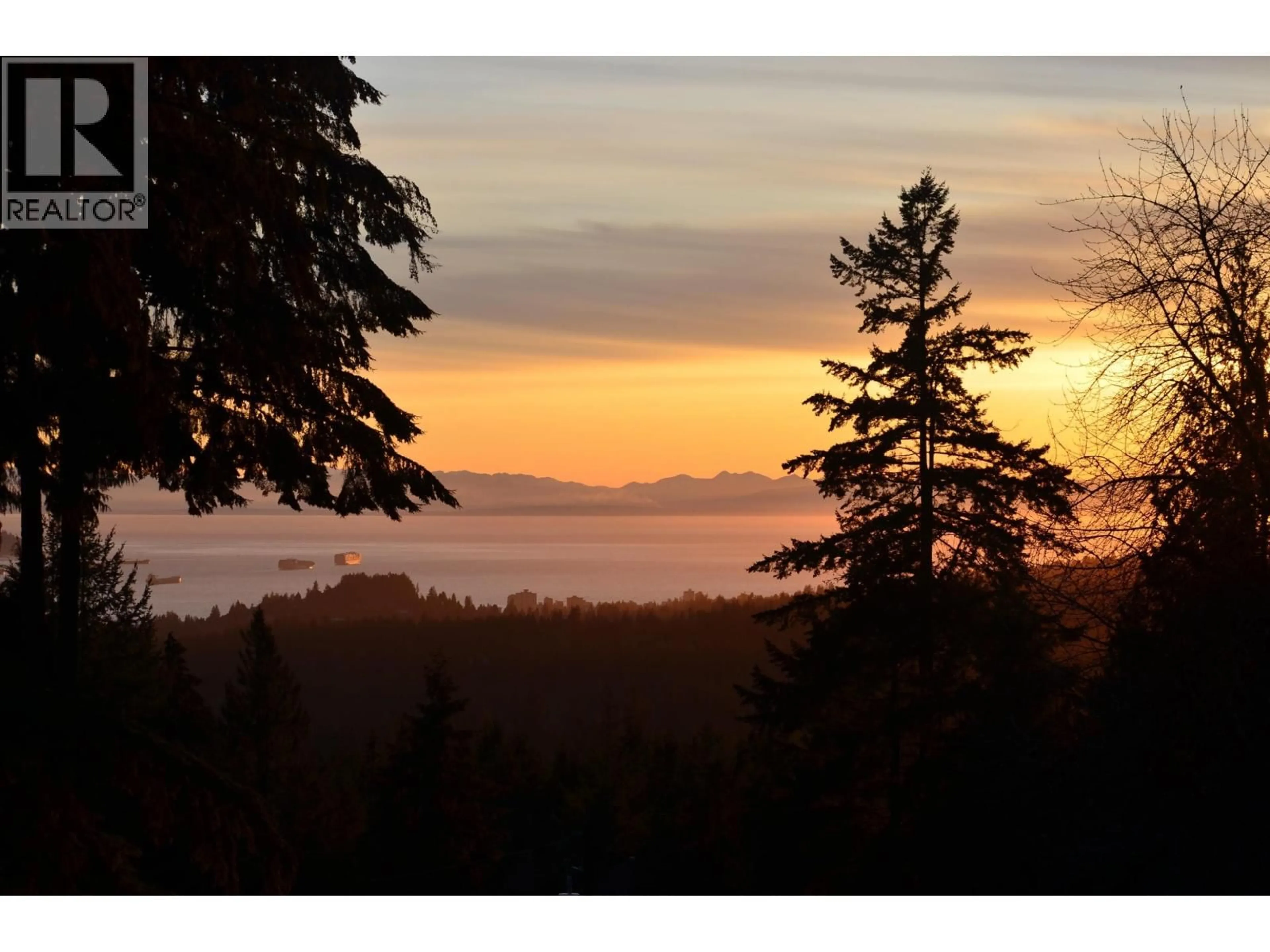Blurry image for 550 VENTURA CRESCENT, North Vancouver British Columbia V7N3G9