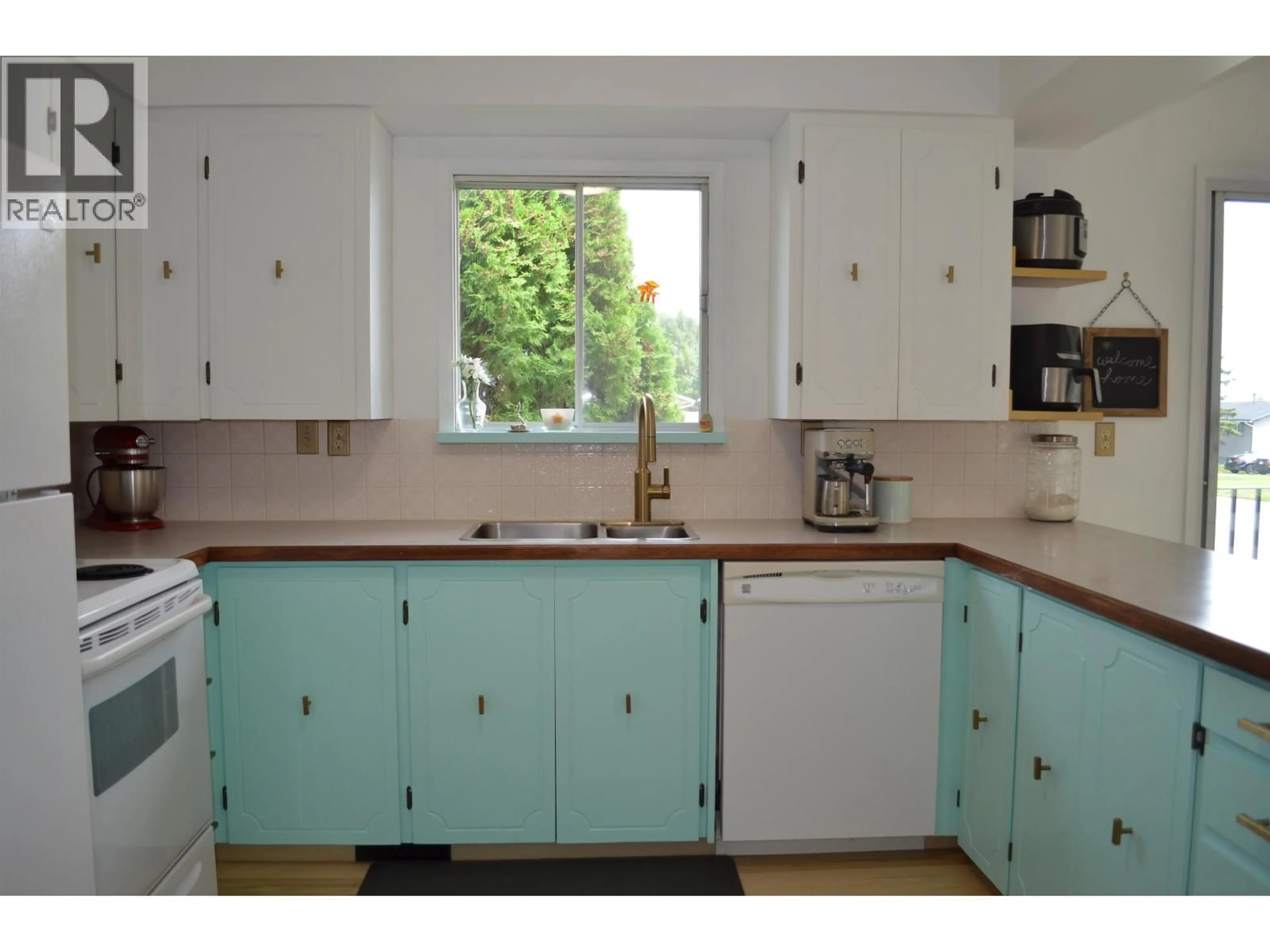 Standard kitchen, unknown for 9404 84 STREET, Fort St. John British Columbia V1J3E4