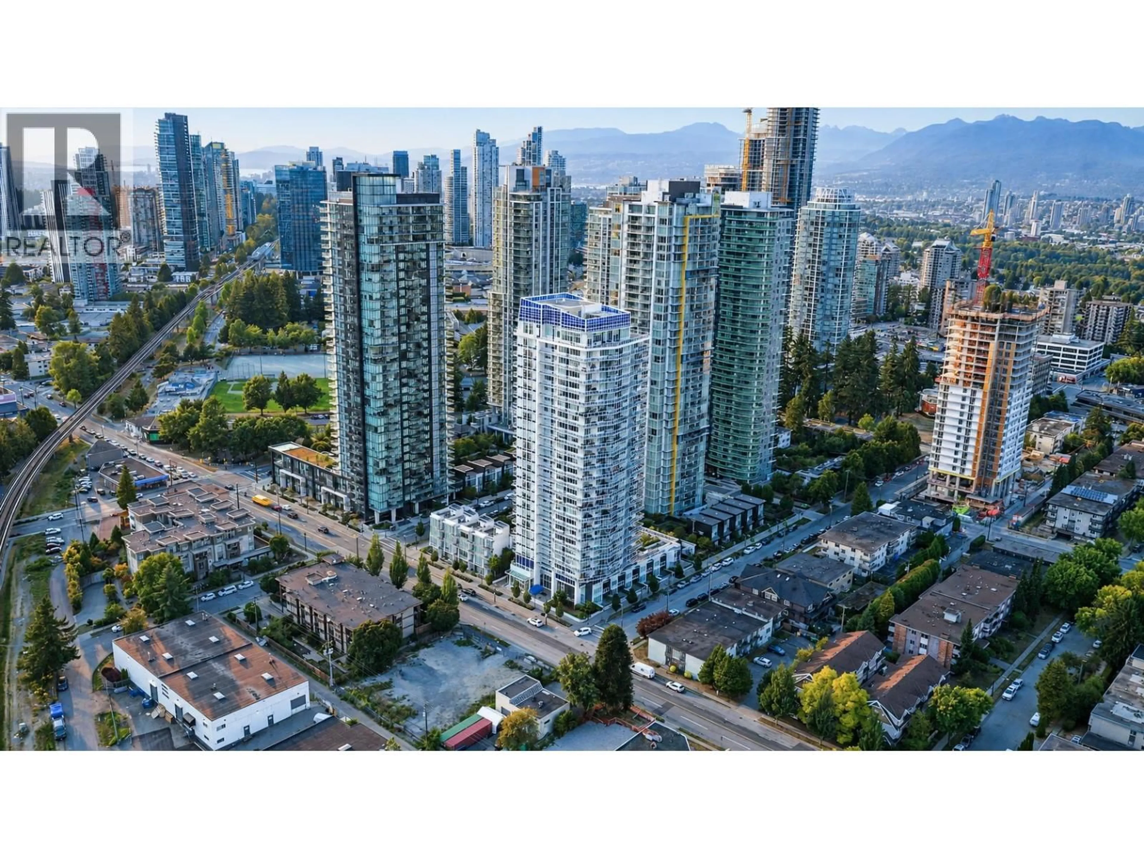 A pic from outside/outdoor area/front of a property/back of a property/a pic from drone, city buildings view from balcony for 2506 - 5051 IMPERIAL STREET, Burnaby British Columbia V5J0J3