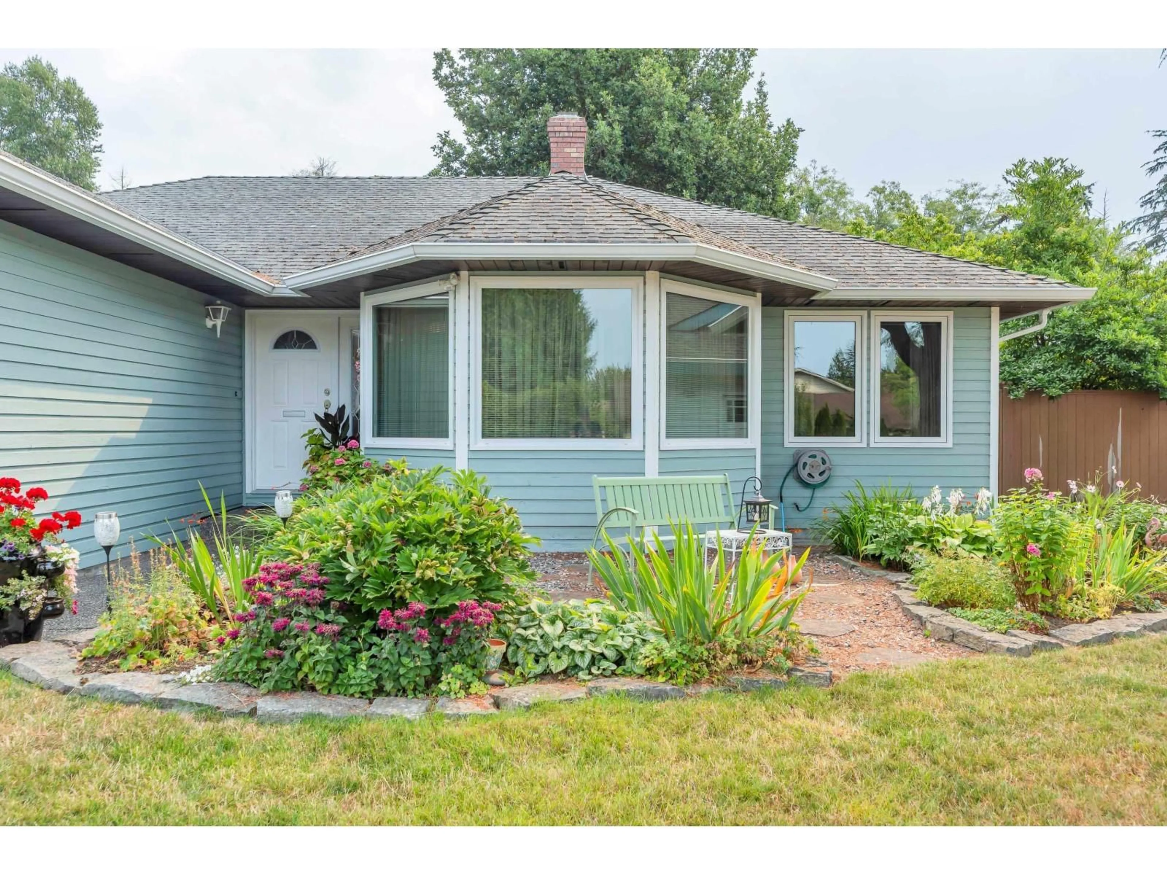 Home with vinyl exterior material, street for 1822 146 STREET, Surrey British Columbia V4A7X6