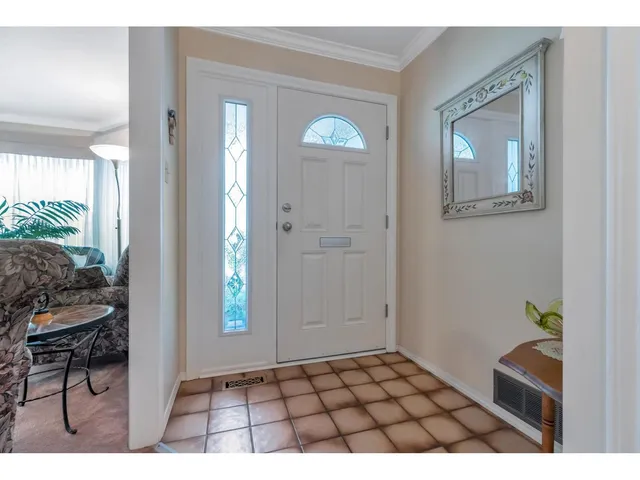 1822 146 STREET, Surrey 5
