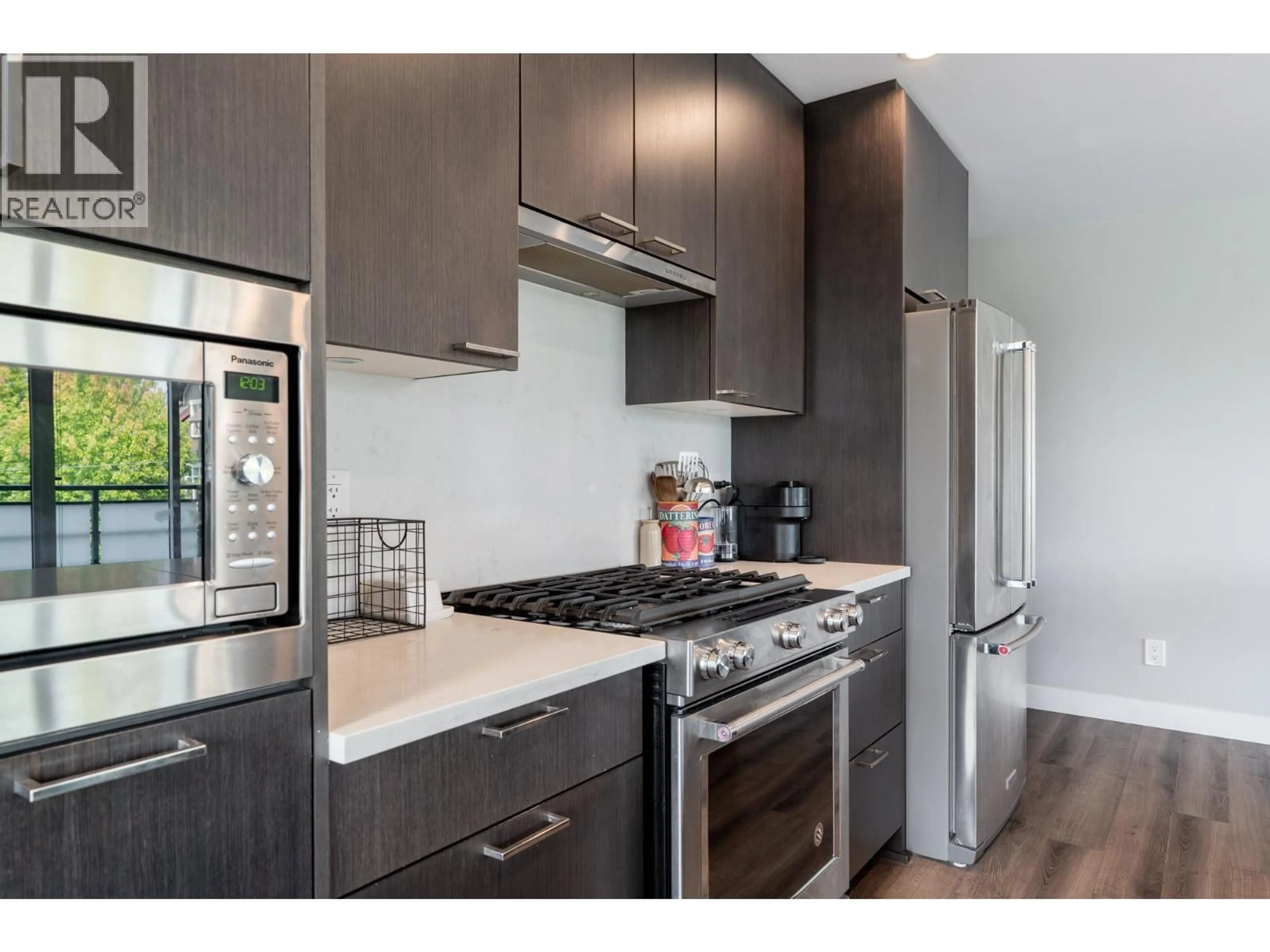 Unknown for 301 - 4289 HASTINGS STREET, Burnaby British Columbia V5C0K9