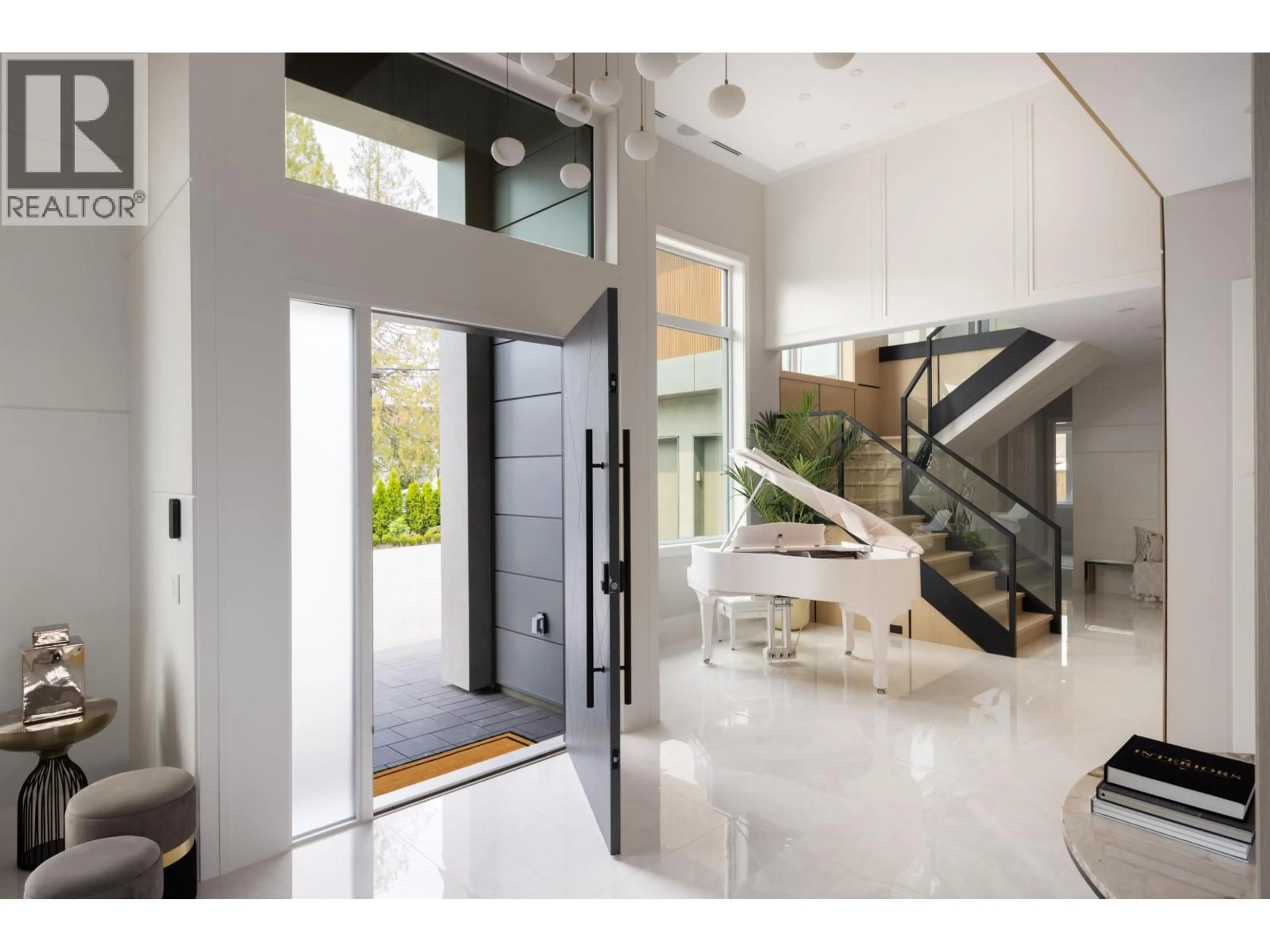 Indoor entryway for 8060 MINLER ROAD, Richmond British Columbia V7C3T7