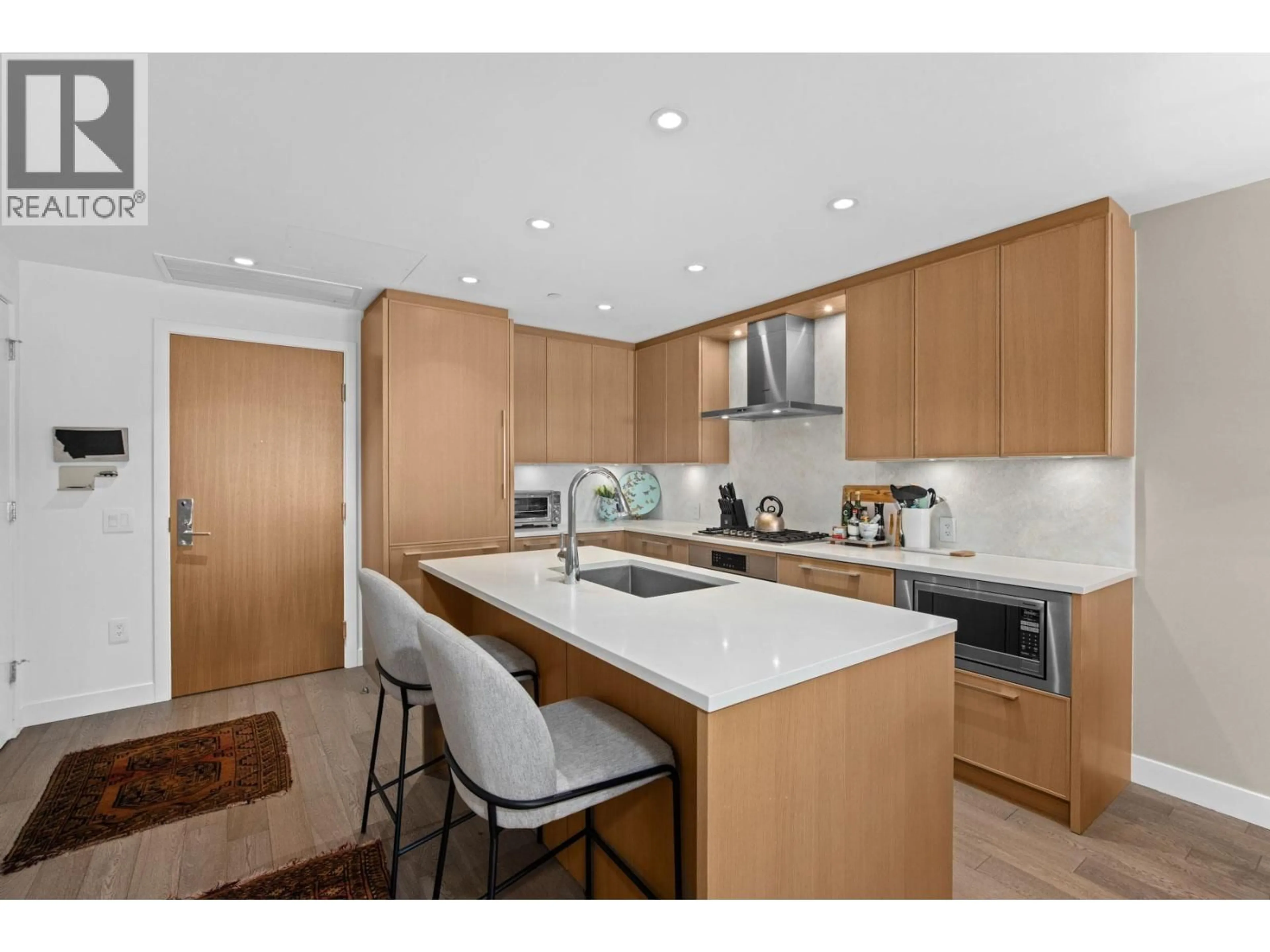Unknown for 402 - 3220 CONNAUGHT CRESCENT, North Vancouver British Columbia V7R0A5