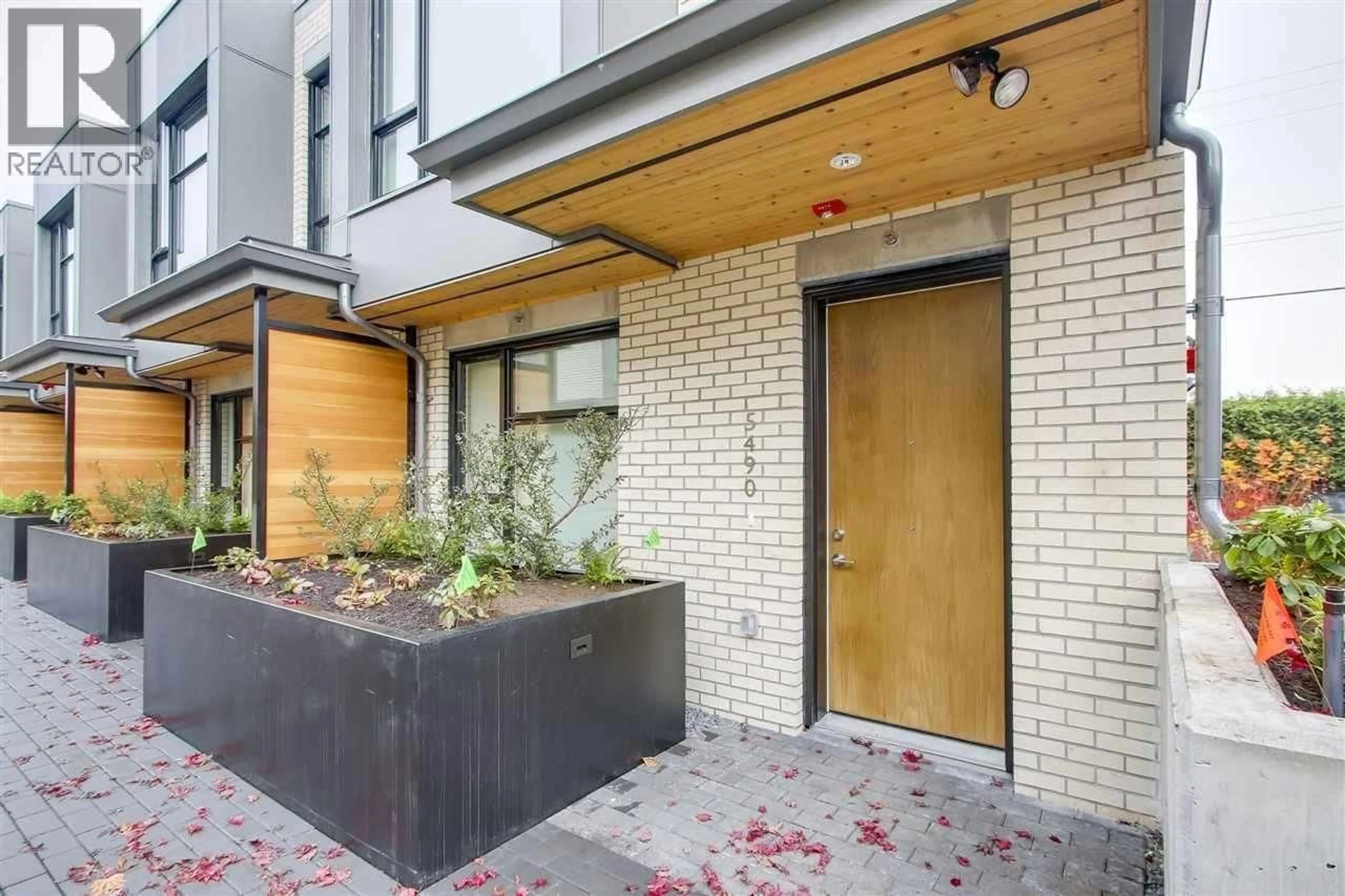 Unknown for 5490 OAK STREET, Vancouver British Columbia V6M2V6