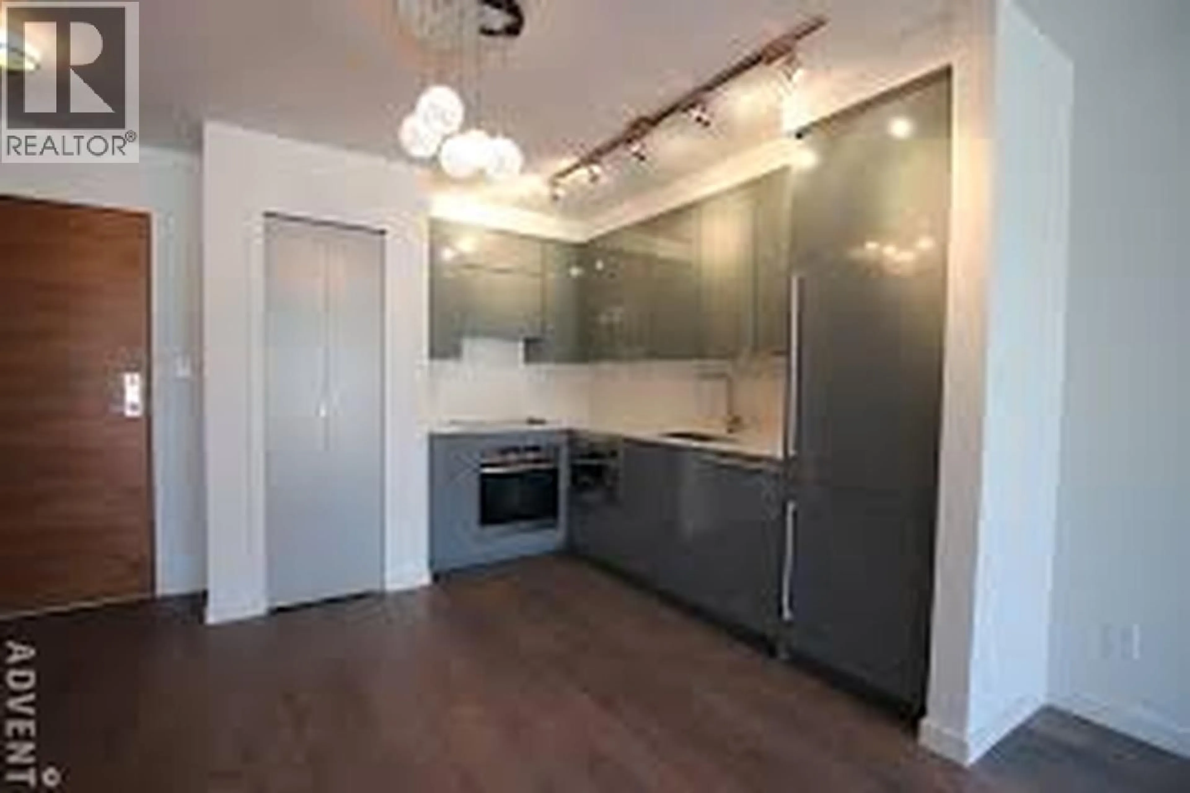 Standard kitchen, wood/laminate floor for 810 - 161 GEORGIA STREET, Vancouver British Columbia V6B0K9