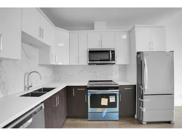 504 - 9983 BARNSTON DRIVE EAST, Surrey 2