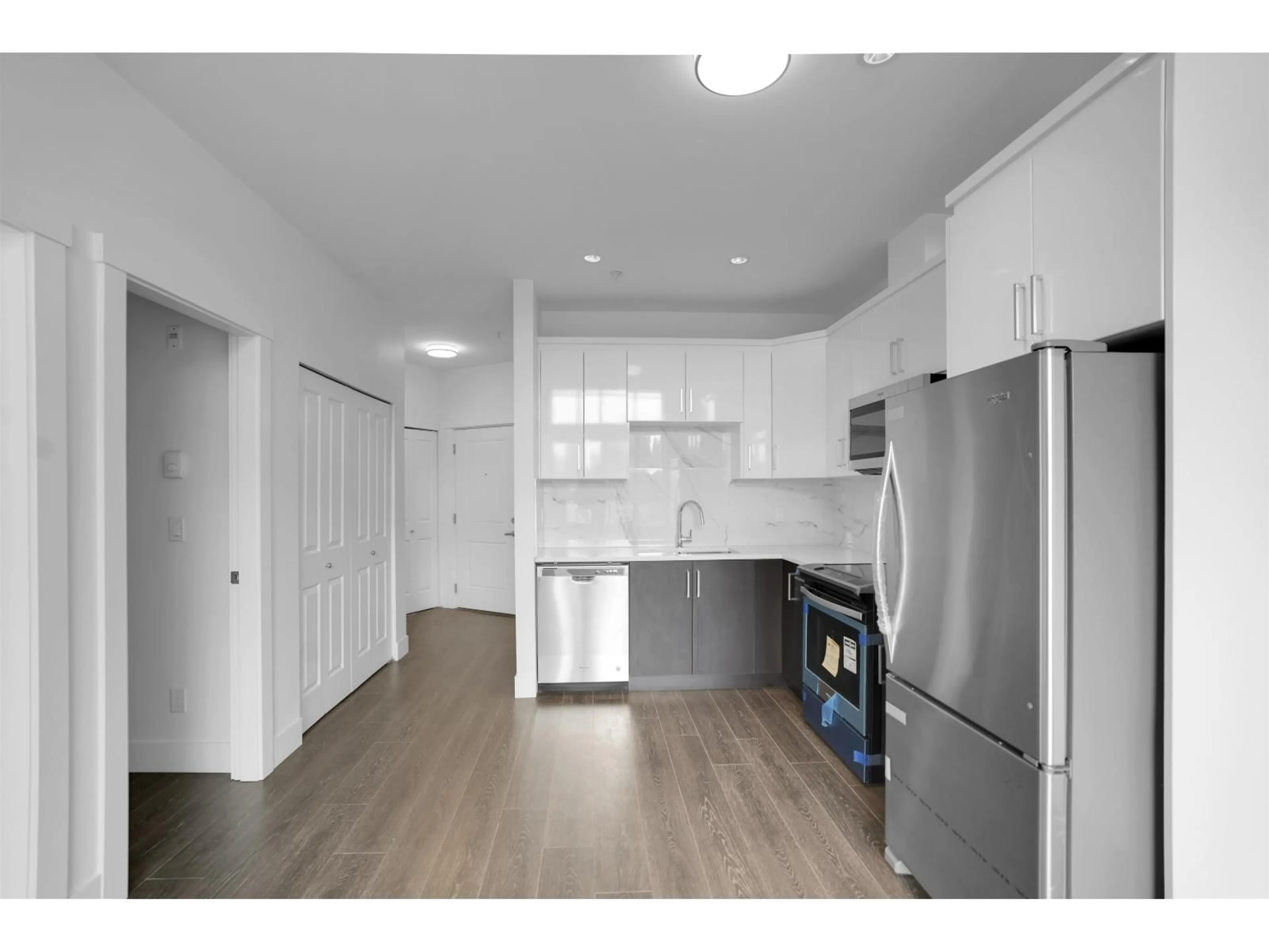 Unknown for 504 - 9983 BARNSTON DRIVE EAST, Surrey British Columbia V4N6T3