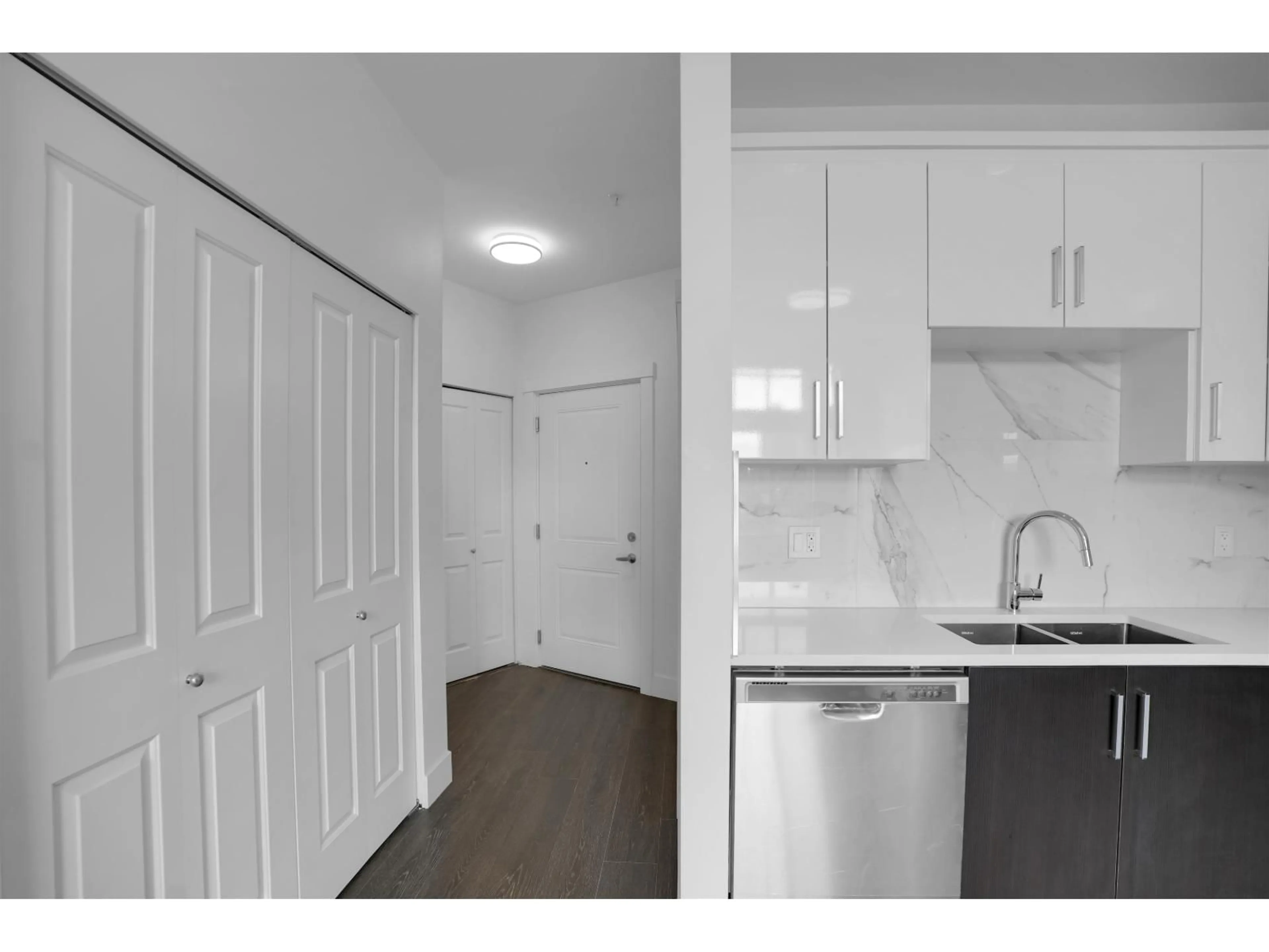 Standard kitchen, floor is not visible for 504 - 9983 BARNSTON DRIVE EAST, Surrey British Columbia V4N6T3