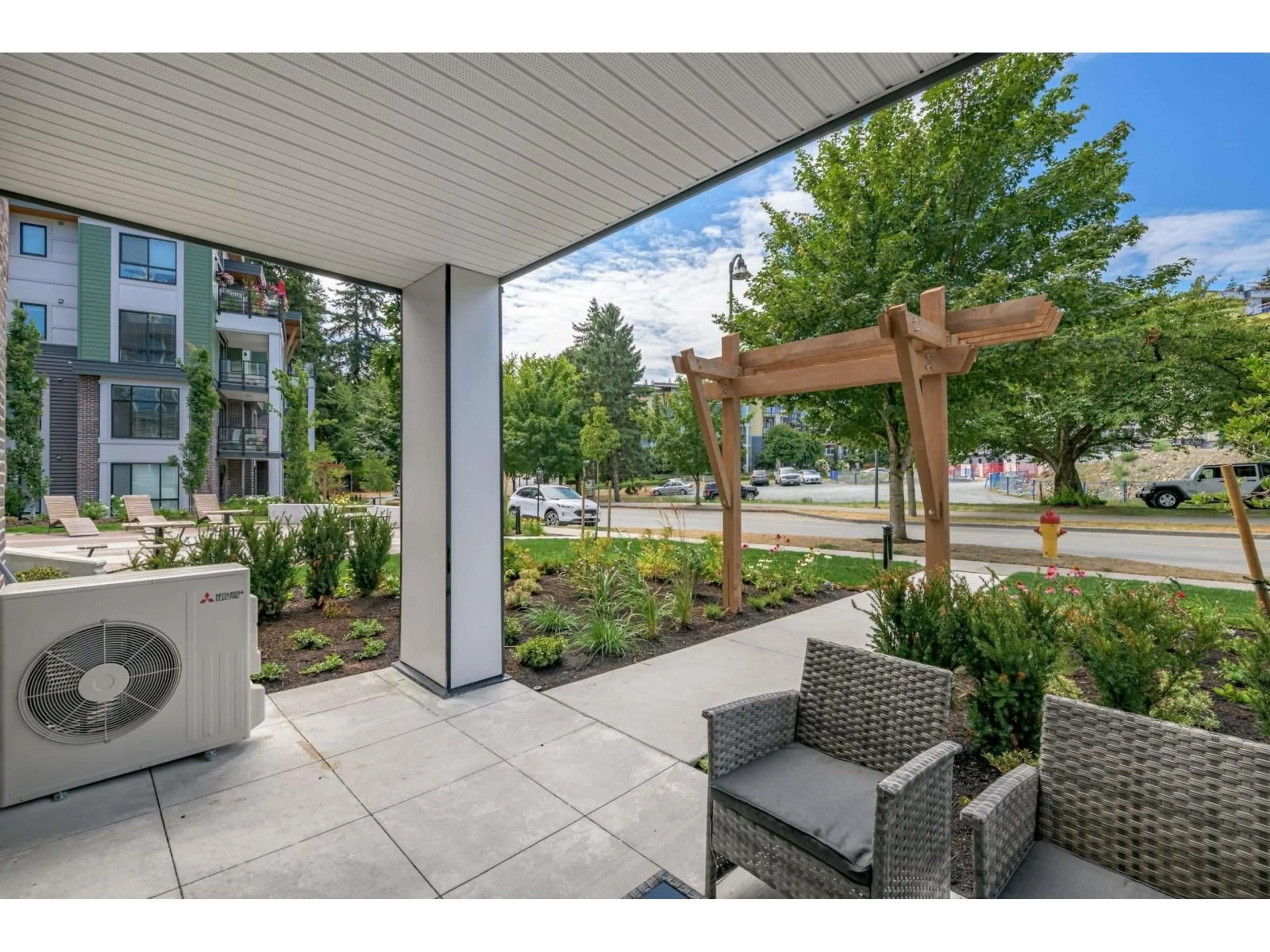 Patio, water/lake/river/ocean view for 101 - 45500 MARKET WAY, Chilliwack British Columbia V2R6G5