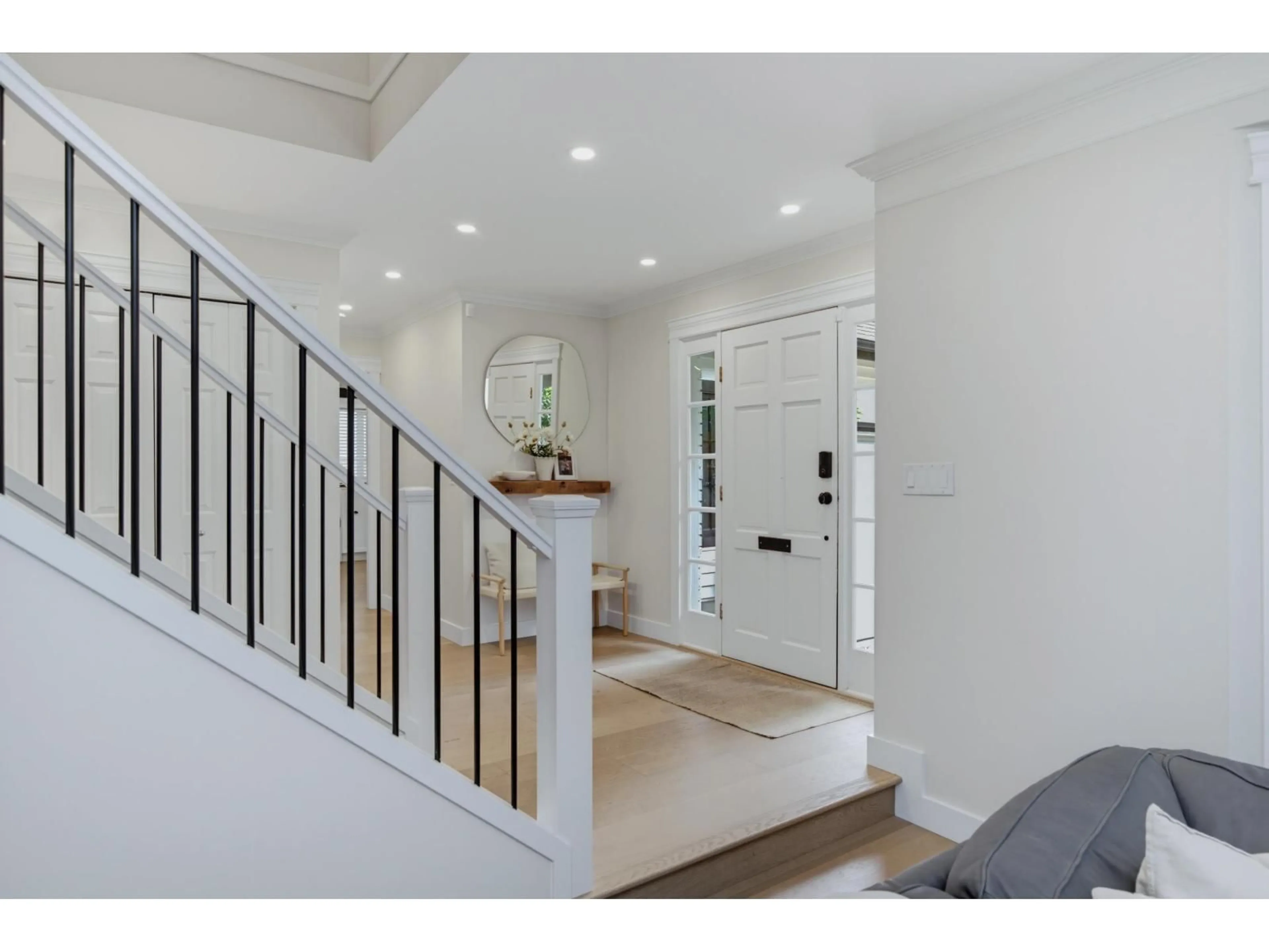 Indoor entryway for 20500 46A AVENUE, Langley British Columbia V3A3J8
