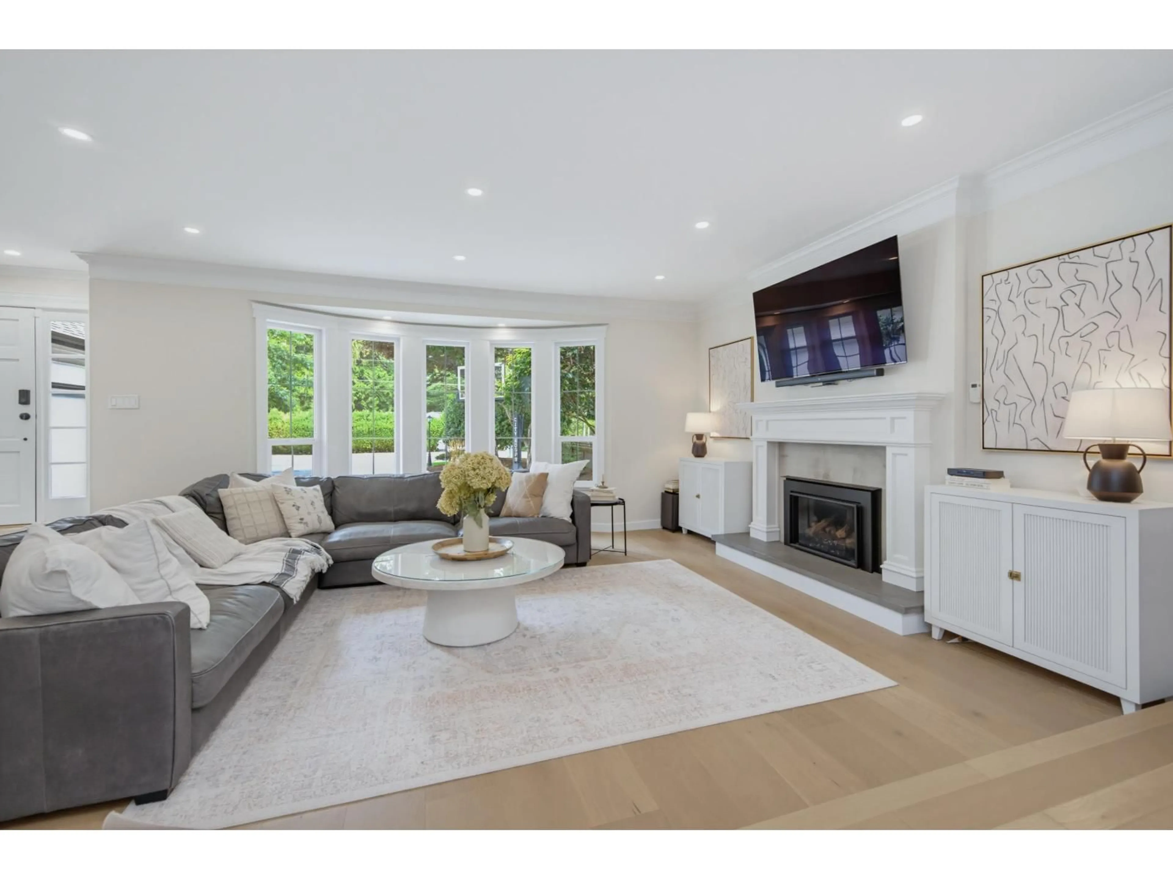 Living room with furniture, unknown for 20500 46A AVENUE, Langley British Columbia V3A3J8