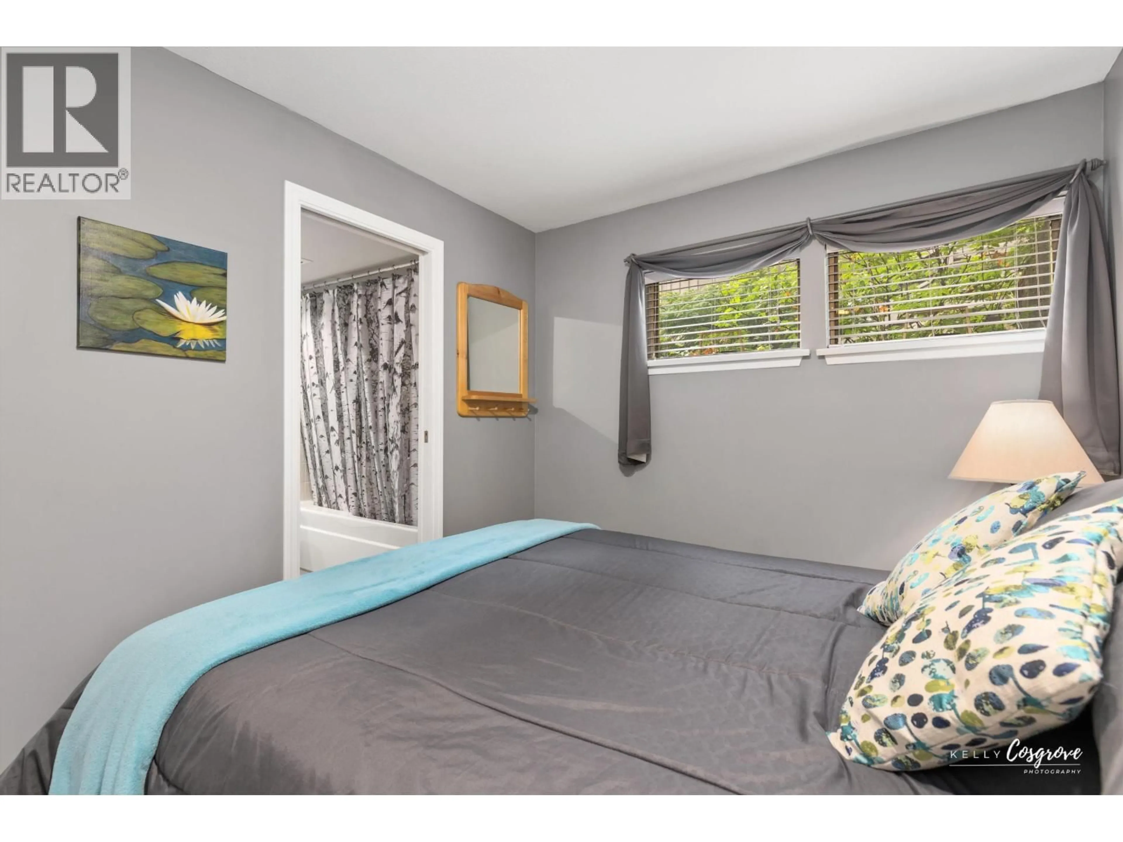 Bedroom with bed, unknown for 801 - 3050 HILLCREST DRIVE, Whistler British Columbia V8E0T8
