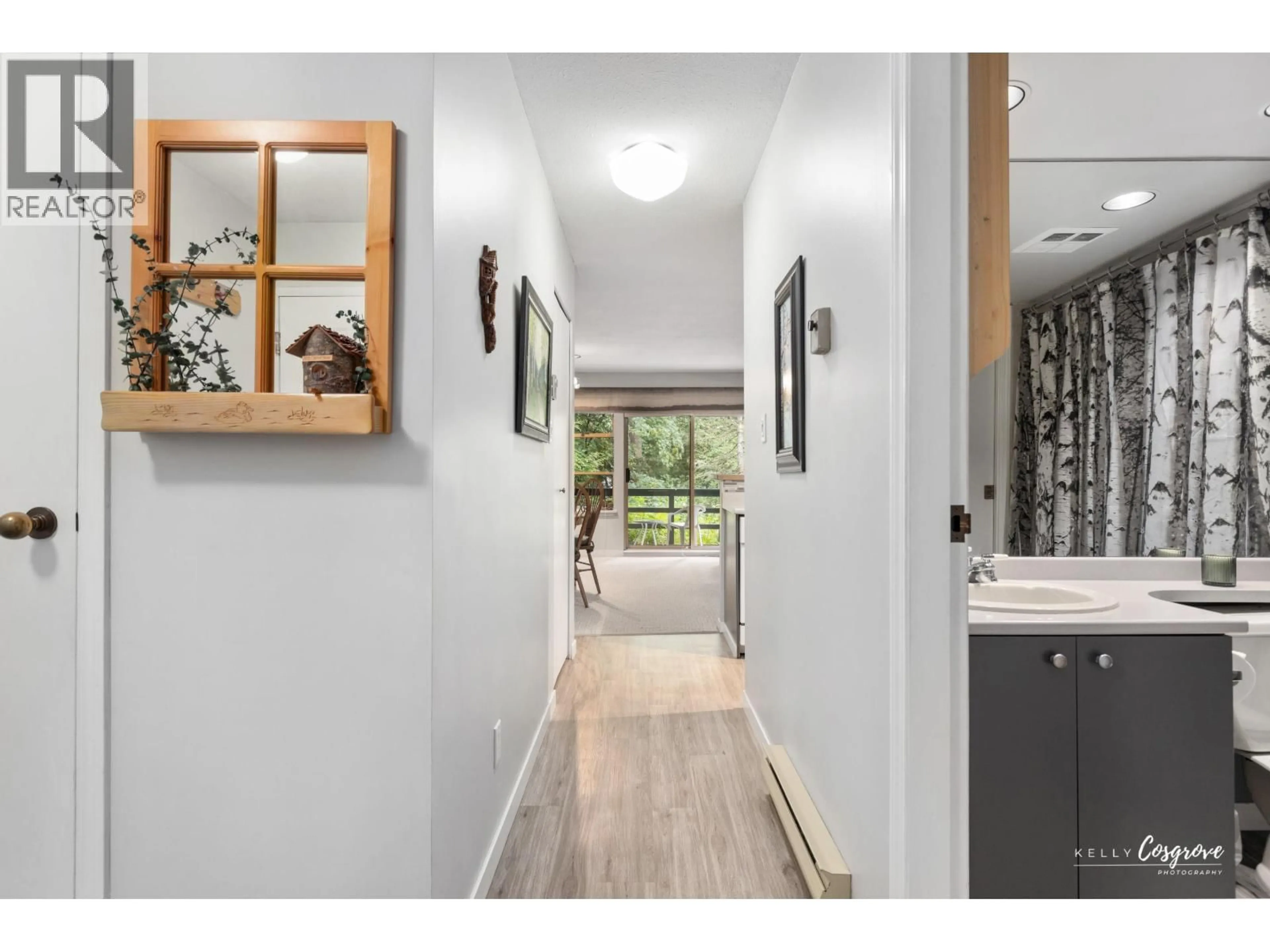 Indoor entryway for 801 - 3050 HILLCREST DRIVE, Whistler British Columbia V8E0T8