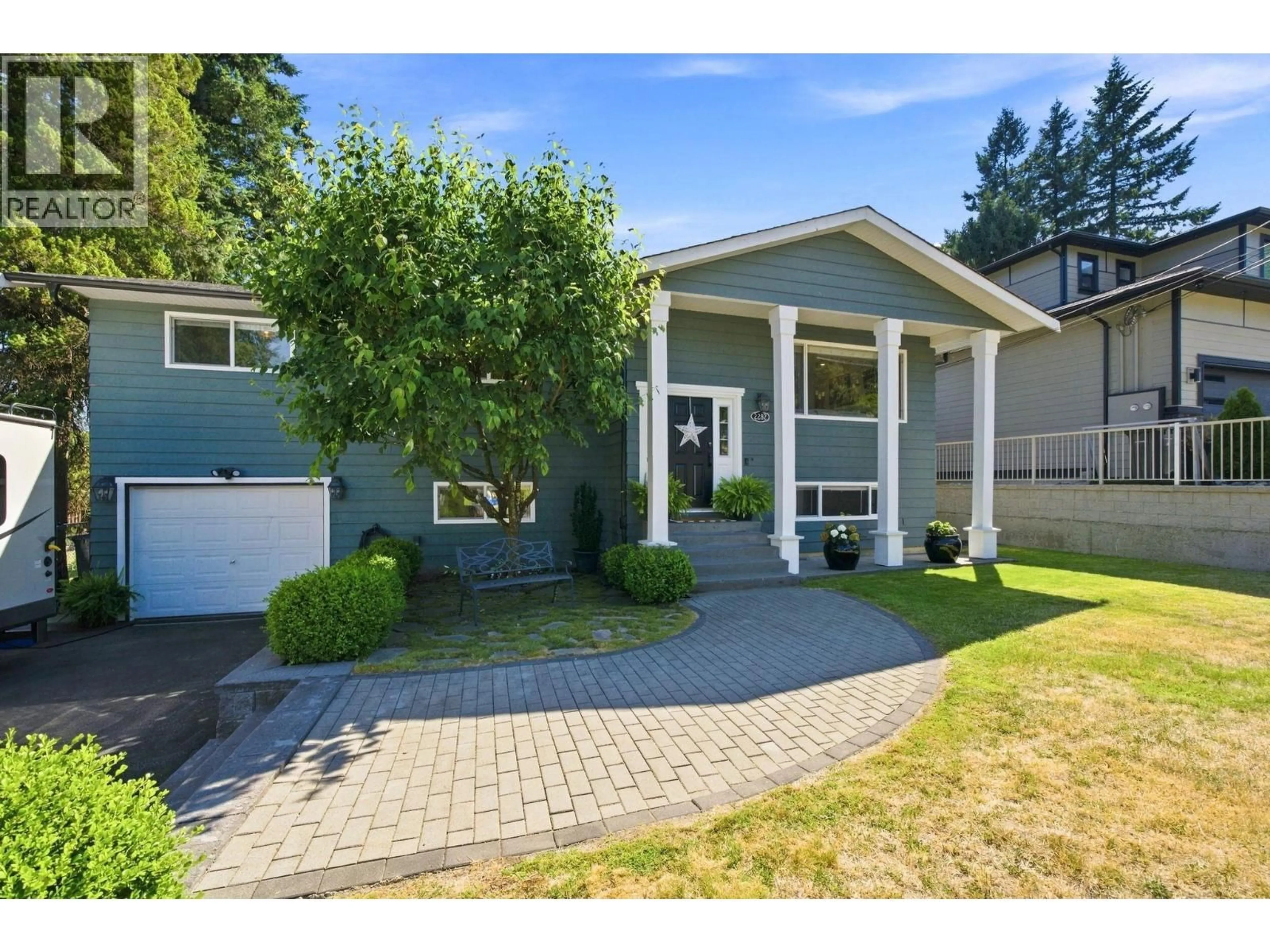 Home with vinyl exterior material, street for 2282 STANWOOD AVENUE, Coquitlam British Columbia V3K3A6