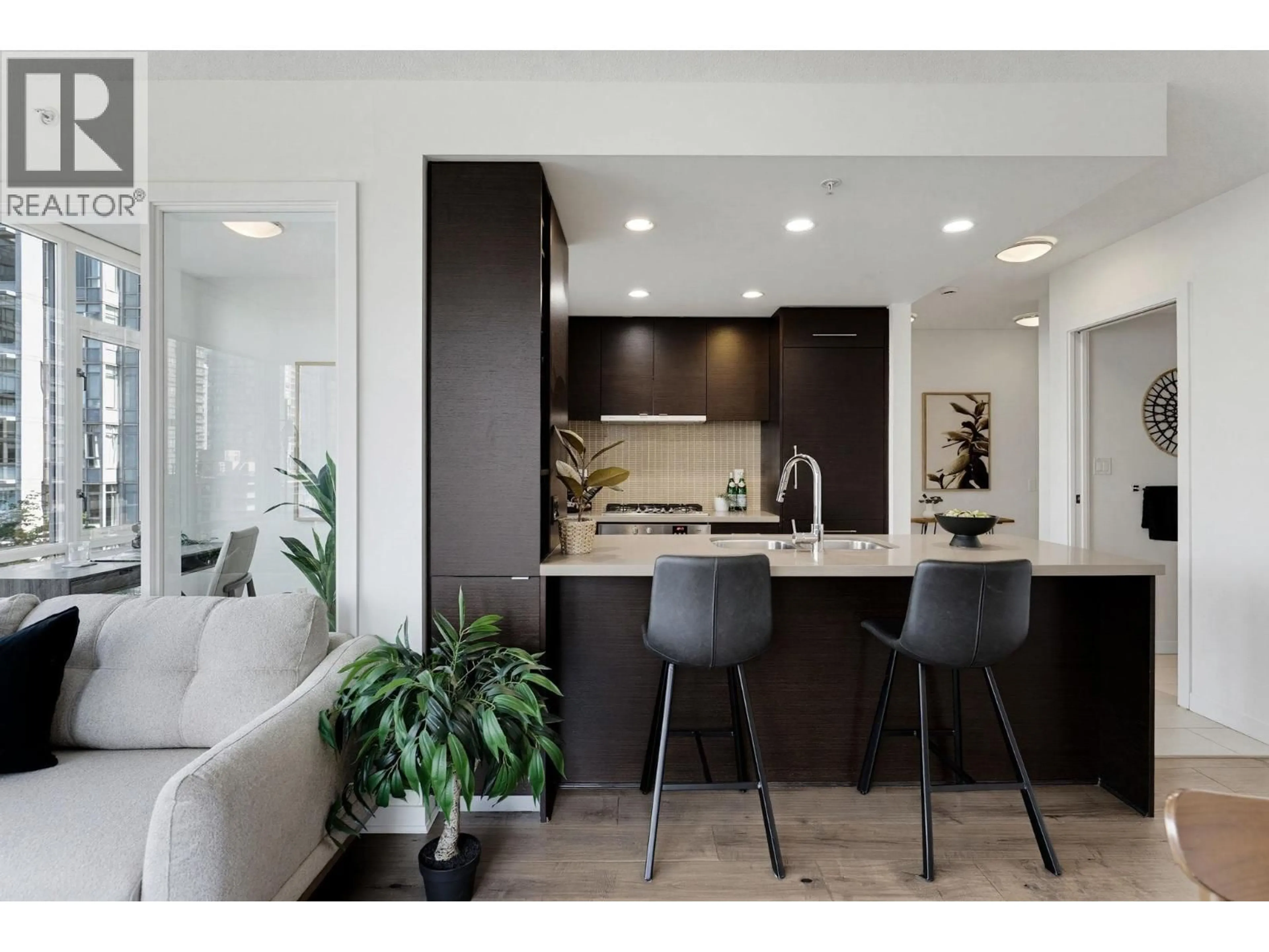 Open concept kitchen, ceramic/tile floor for 708 - 833 HOMER STREET, Vancouver British Columbia V6B0H4