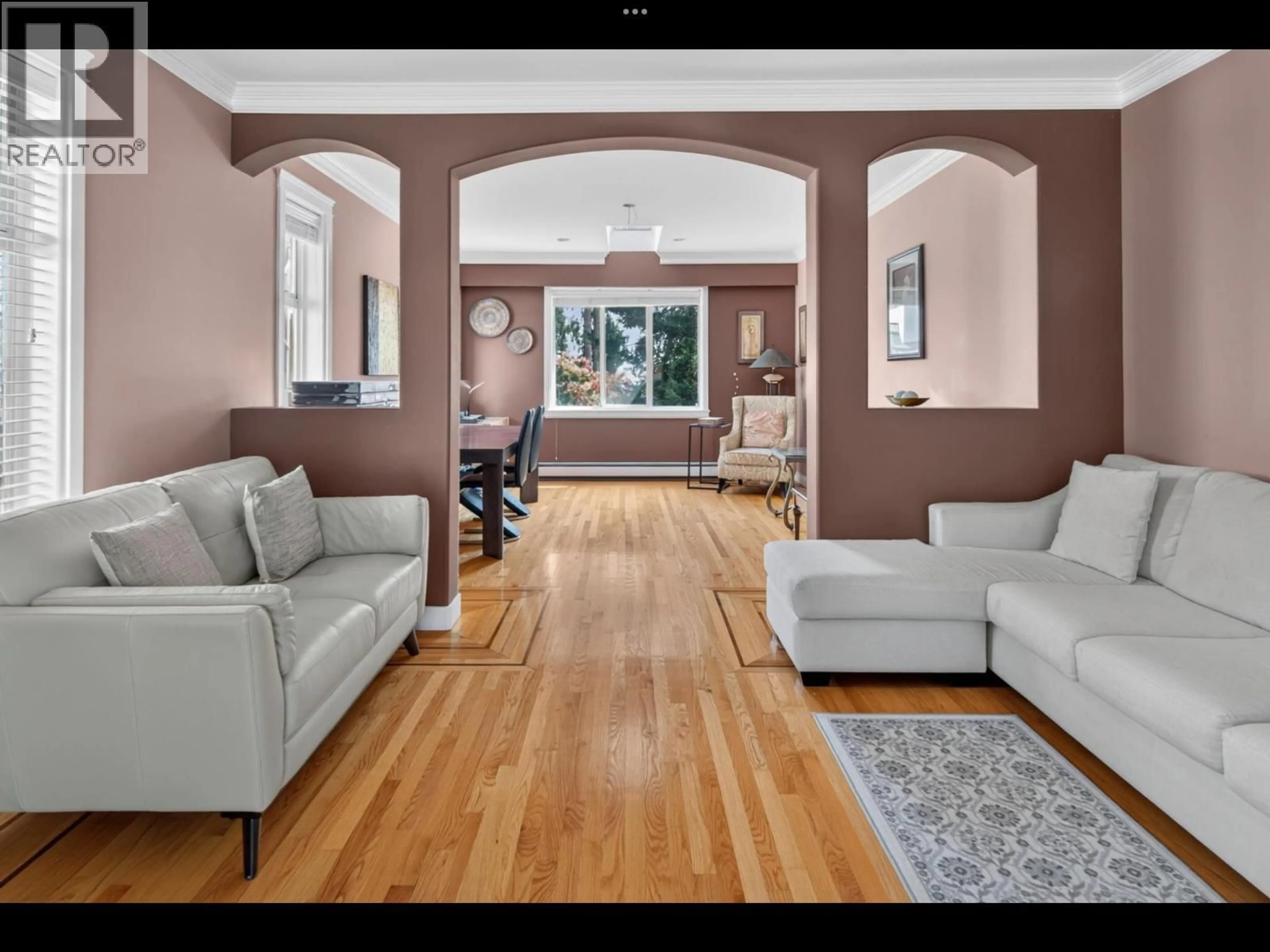 Living room with furniture, unknown for 4326 RUMBLE STREET, Burnaby British Columbia V5J2A1