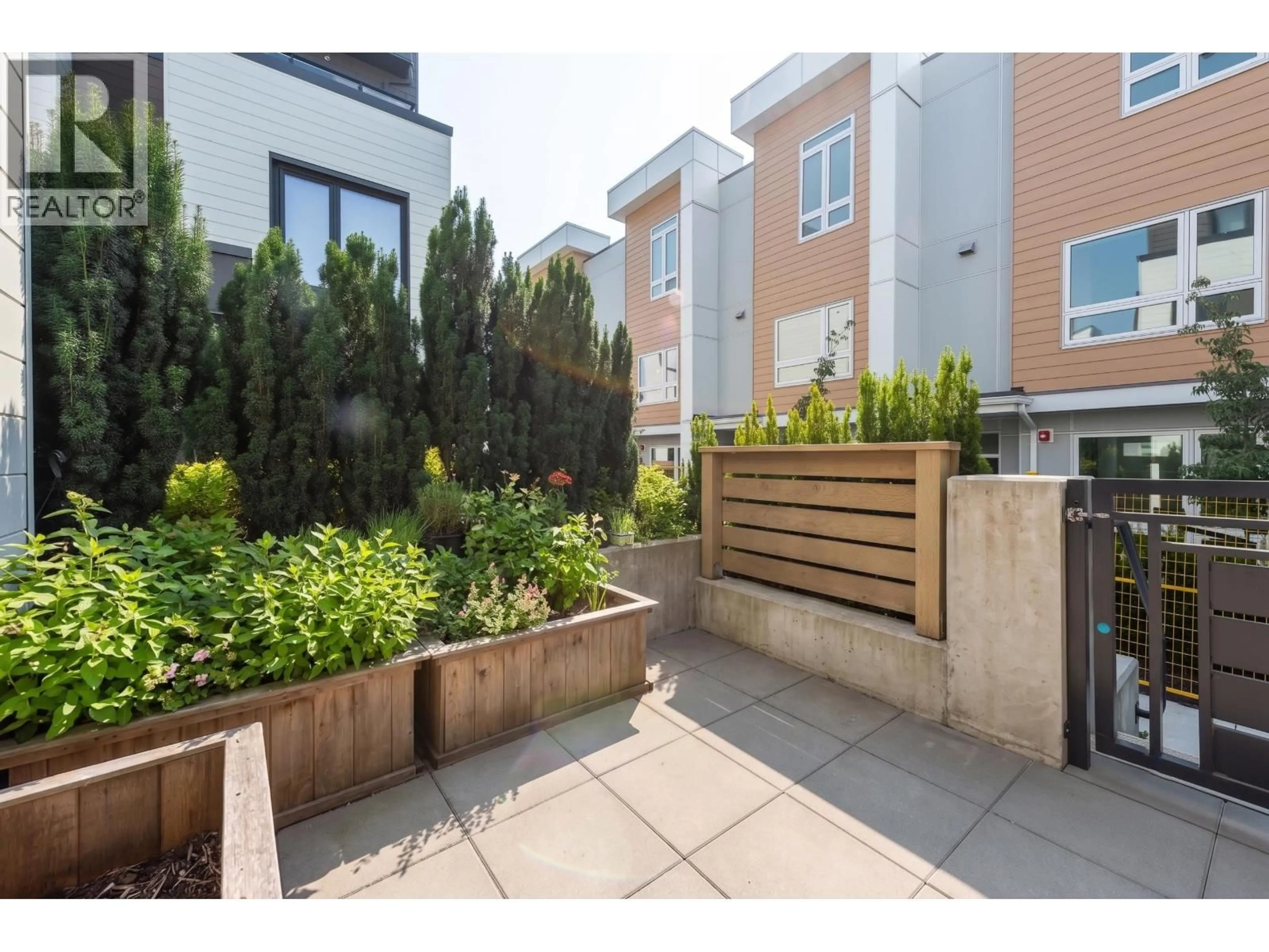 Patio, street for 301 - 606 FOSTER AVENUE, Coquitlam British Columbia V6J0L5